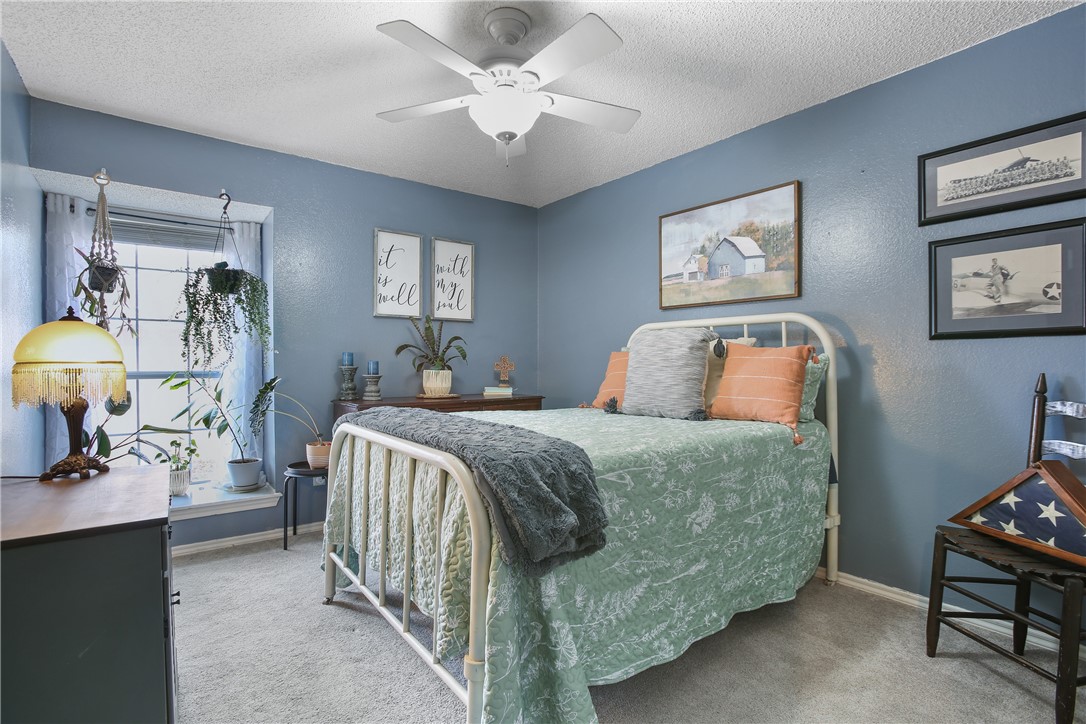 10604 Apache Drive