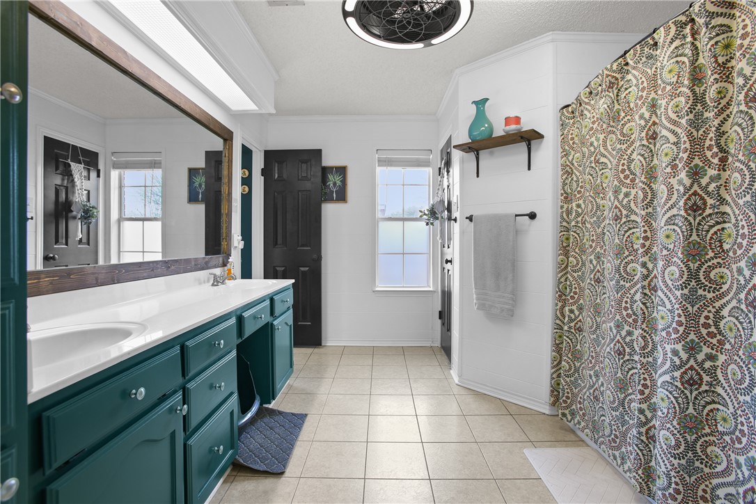 10604 Apache Drive