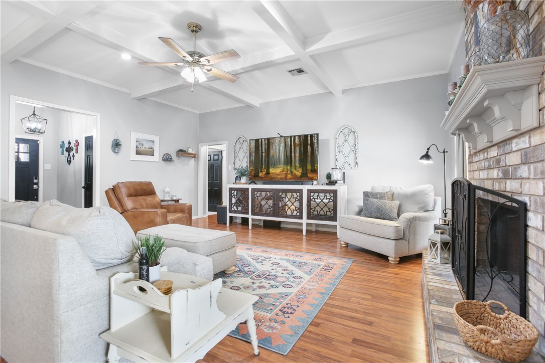 10604 Apache Drive