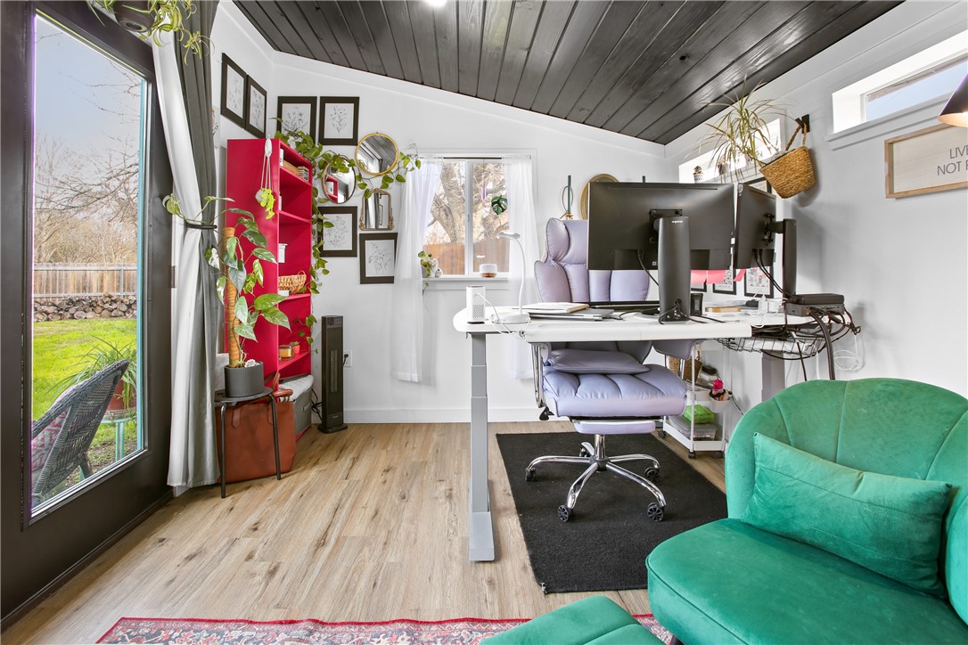 10604 Apache Drive