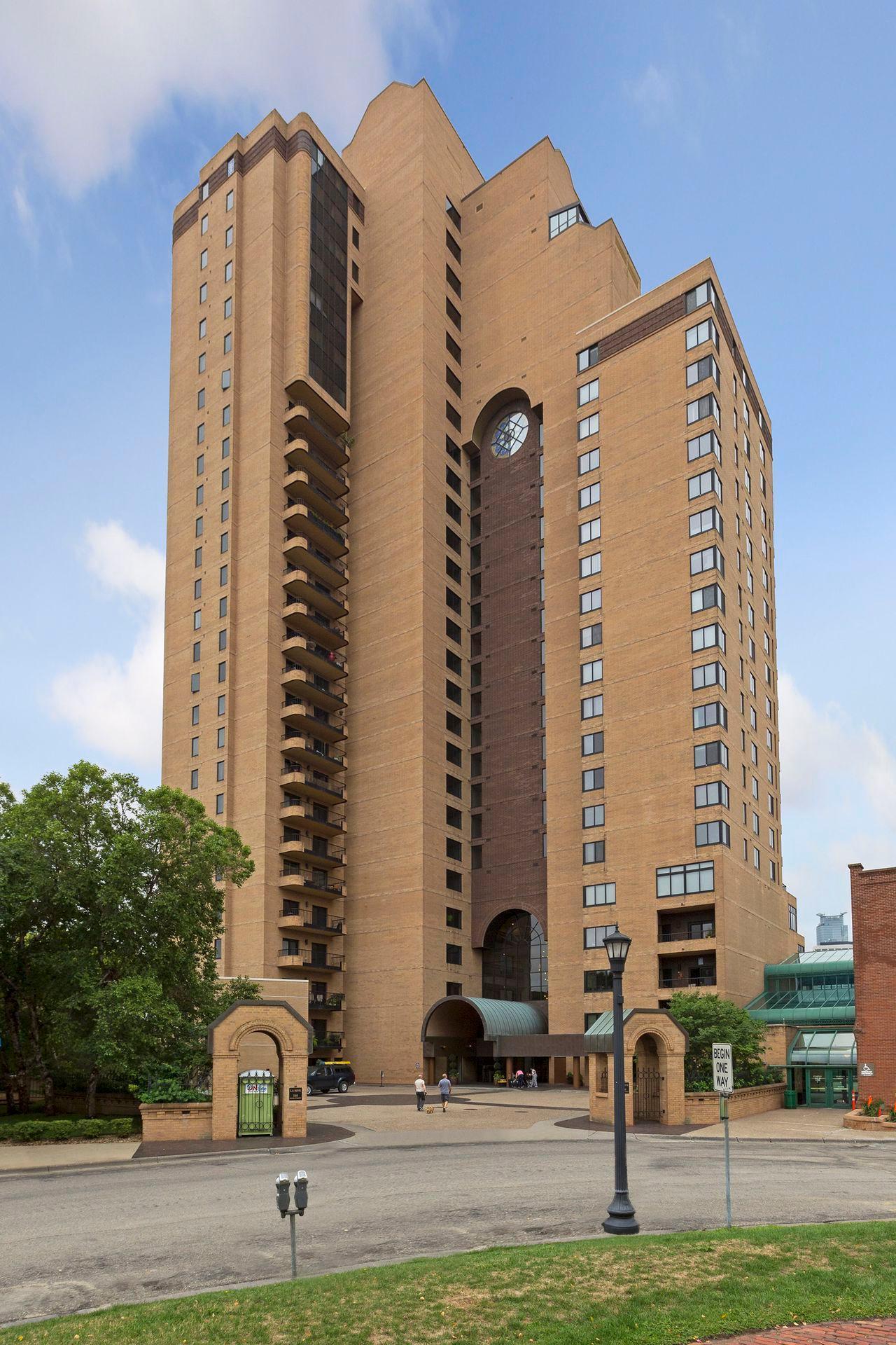 110 Bank Street SE Unit: 903