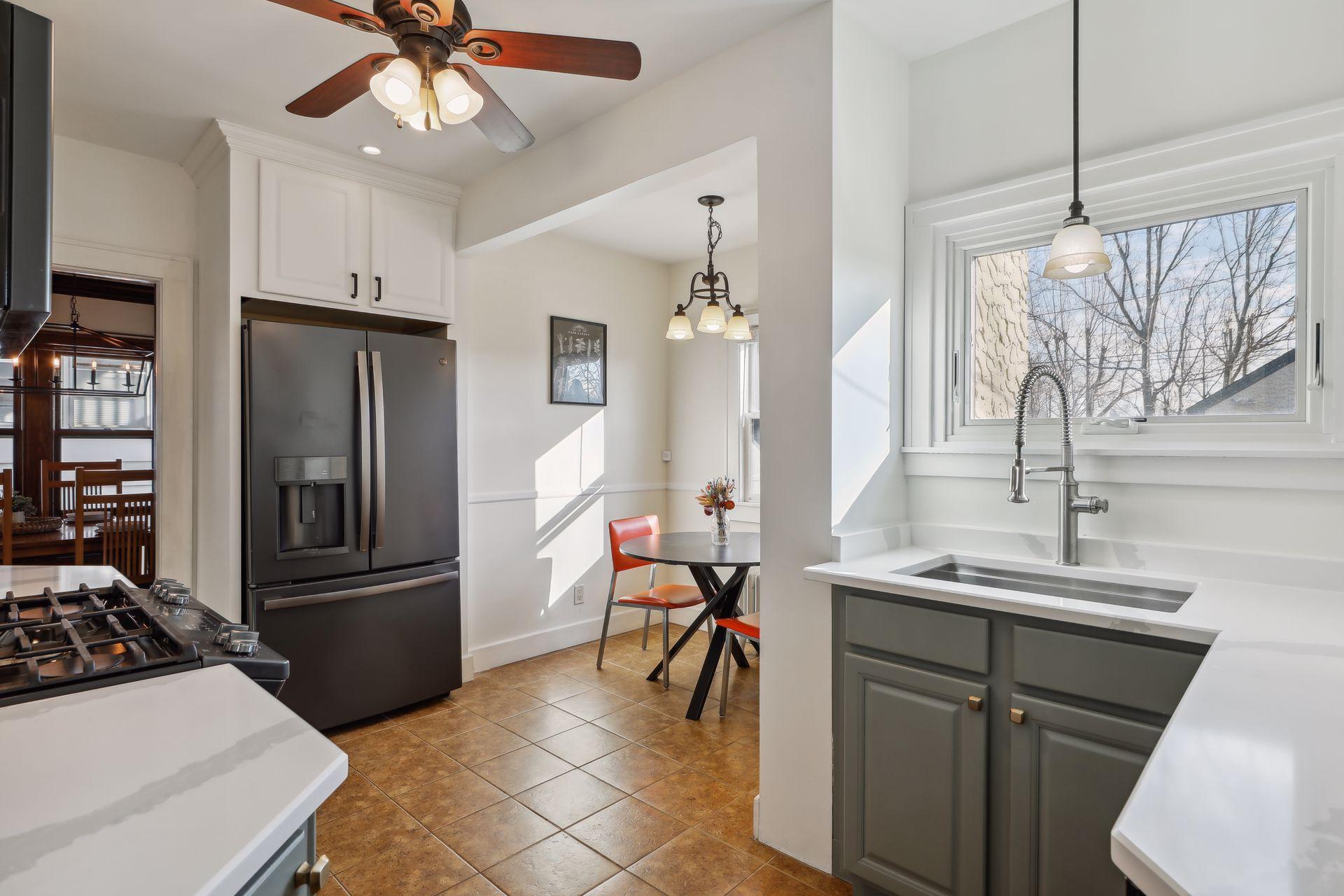 576 Fairview Avenue S