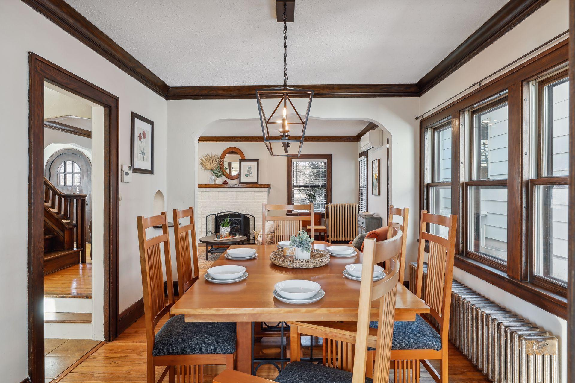 576 Fairview Avenue S