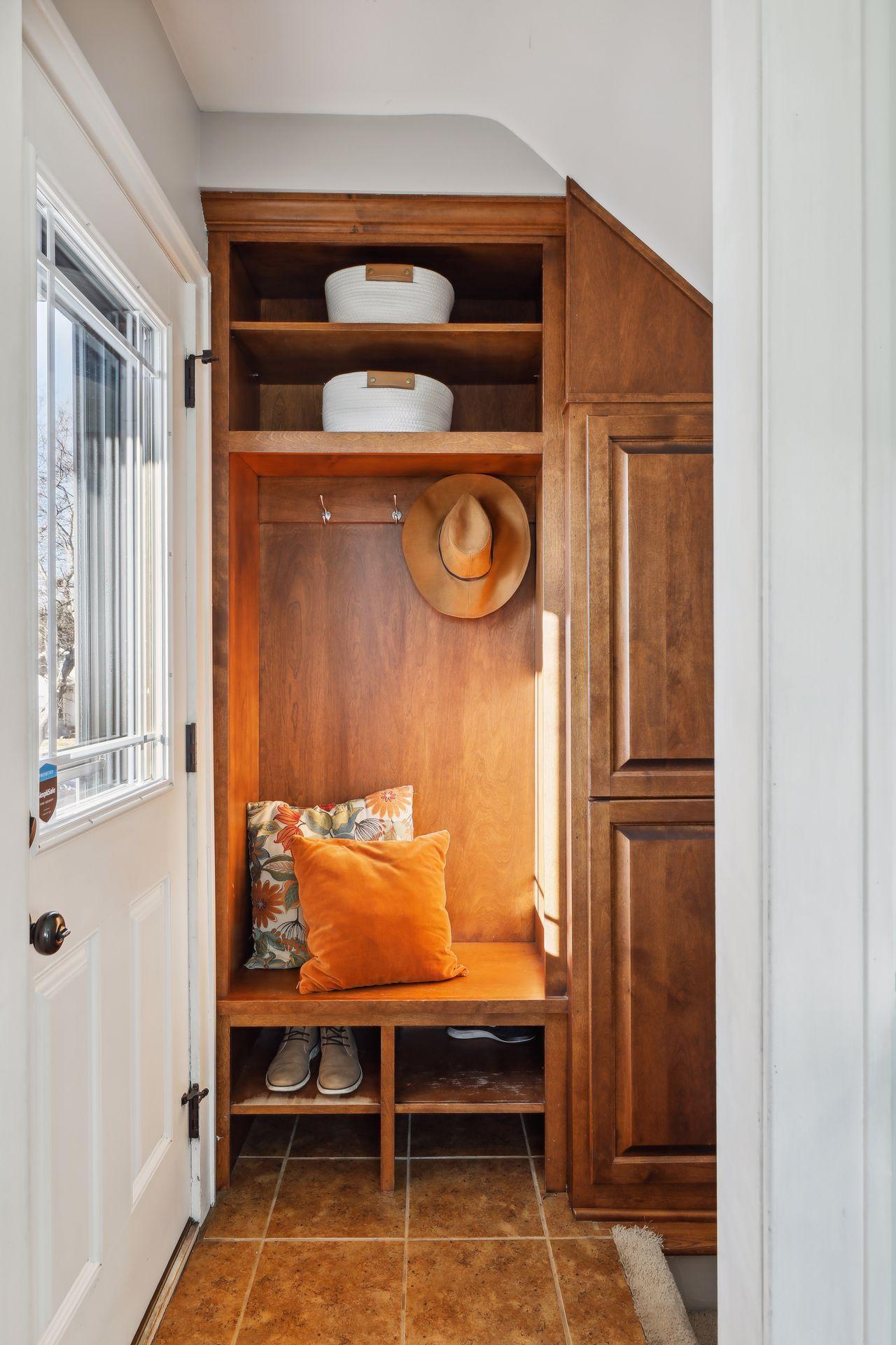 576 Fairview Avenue S