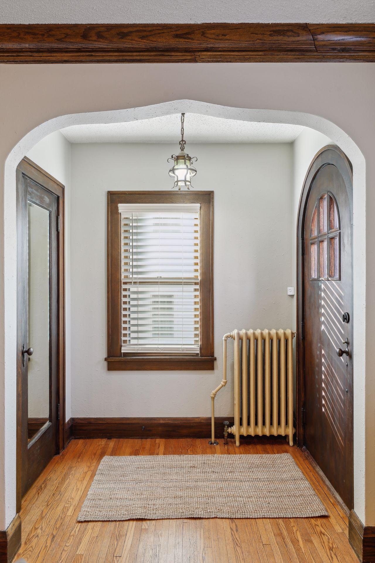 576 Fairview Avenue S