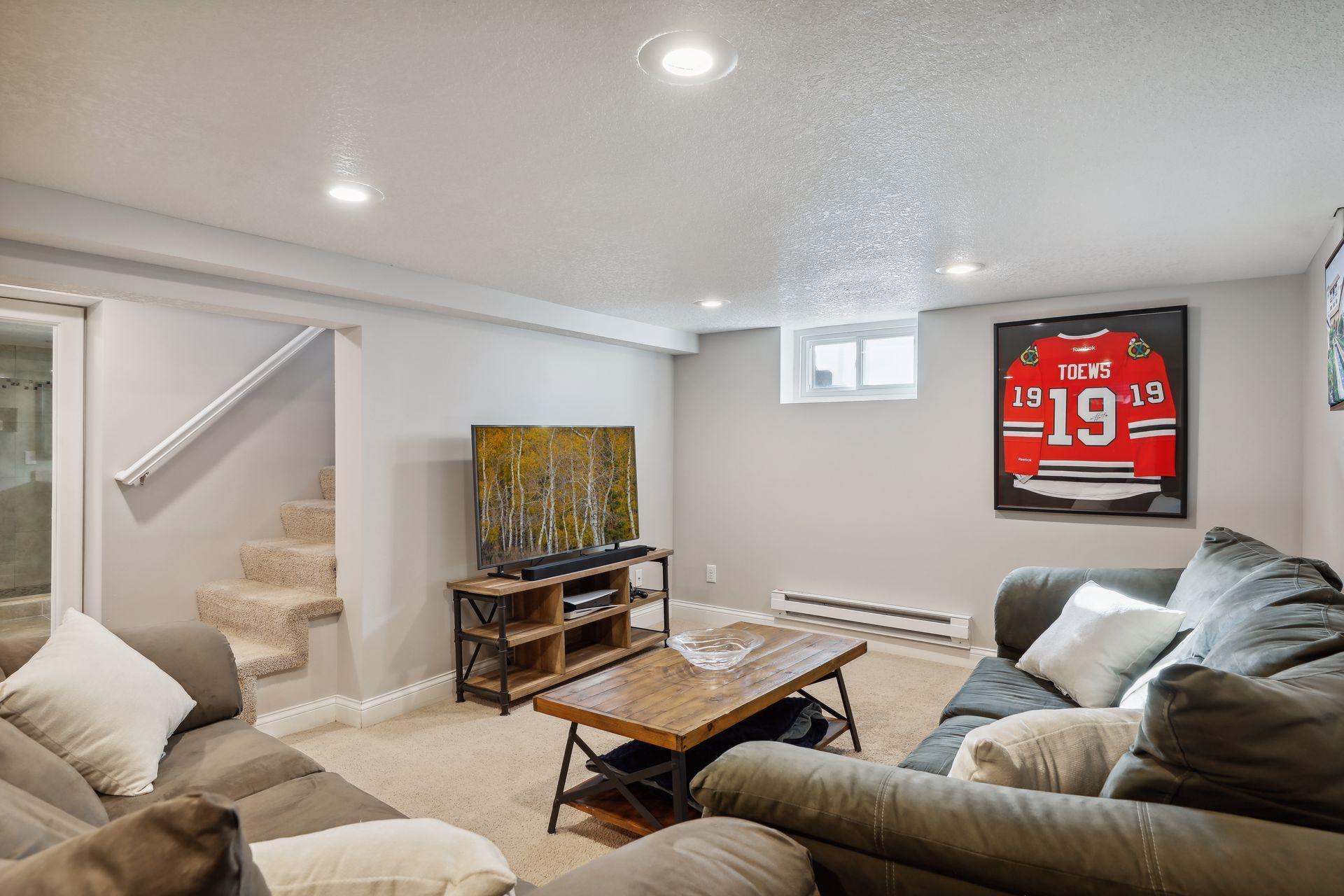 576 Fairview Avenue S