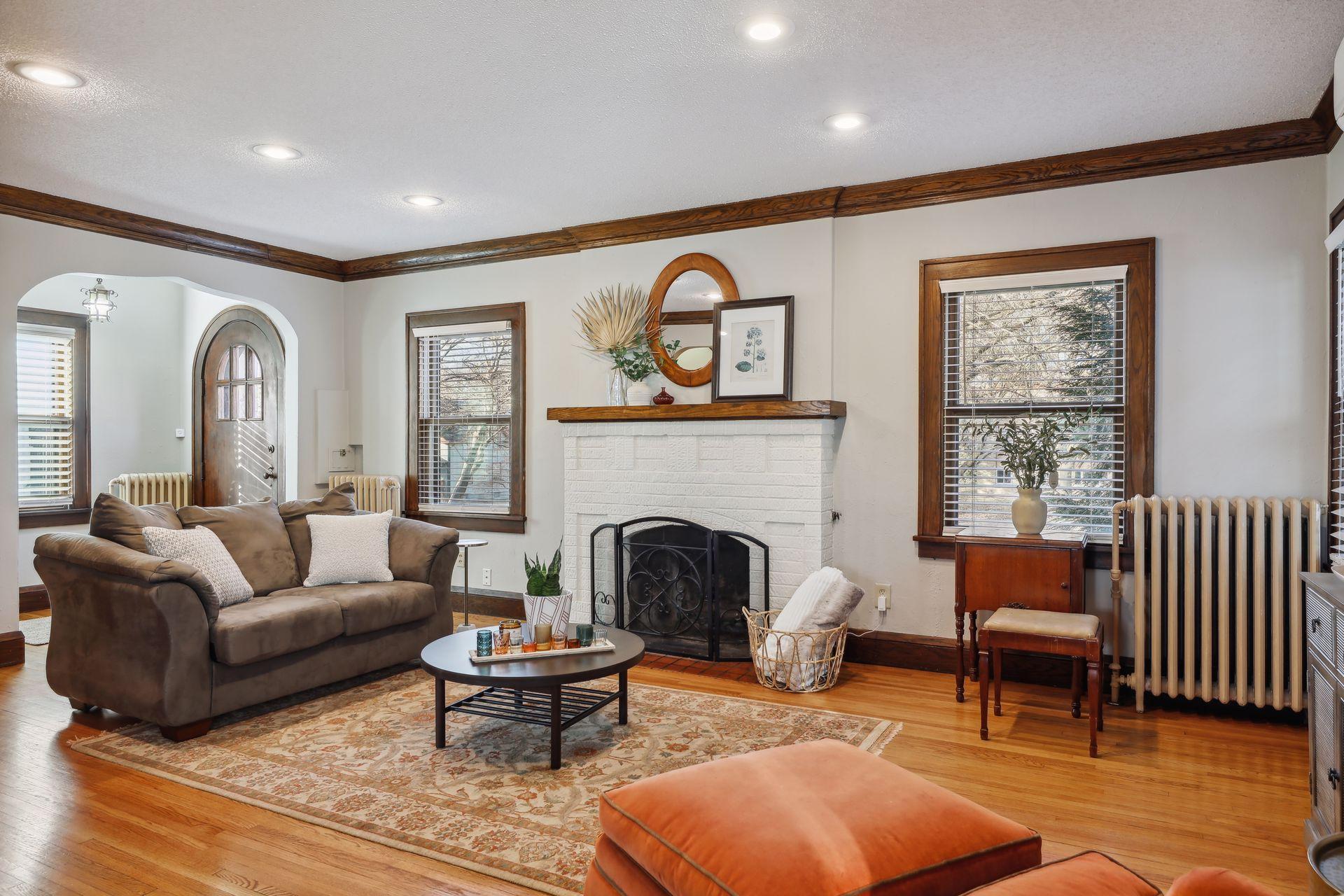 576 Fairview Avenue S