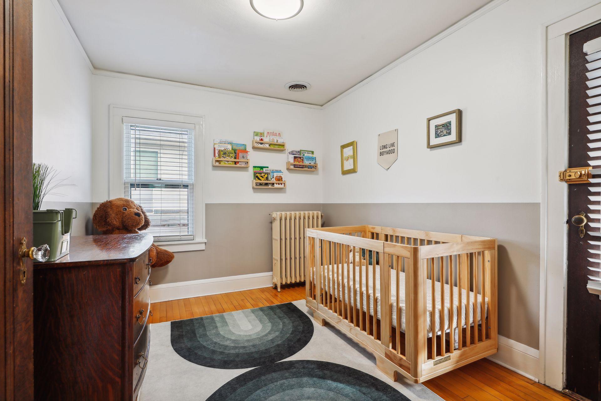 576 Fairview Avenue S