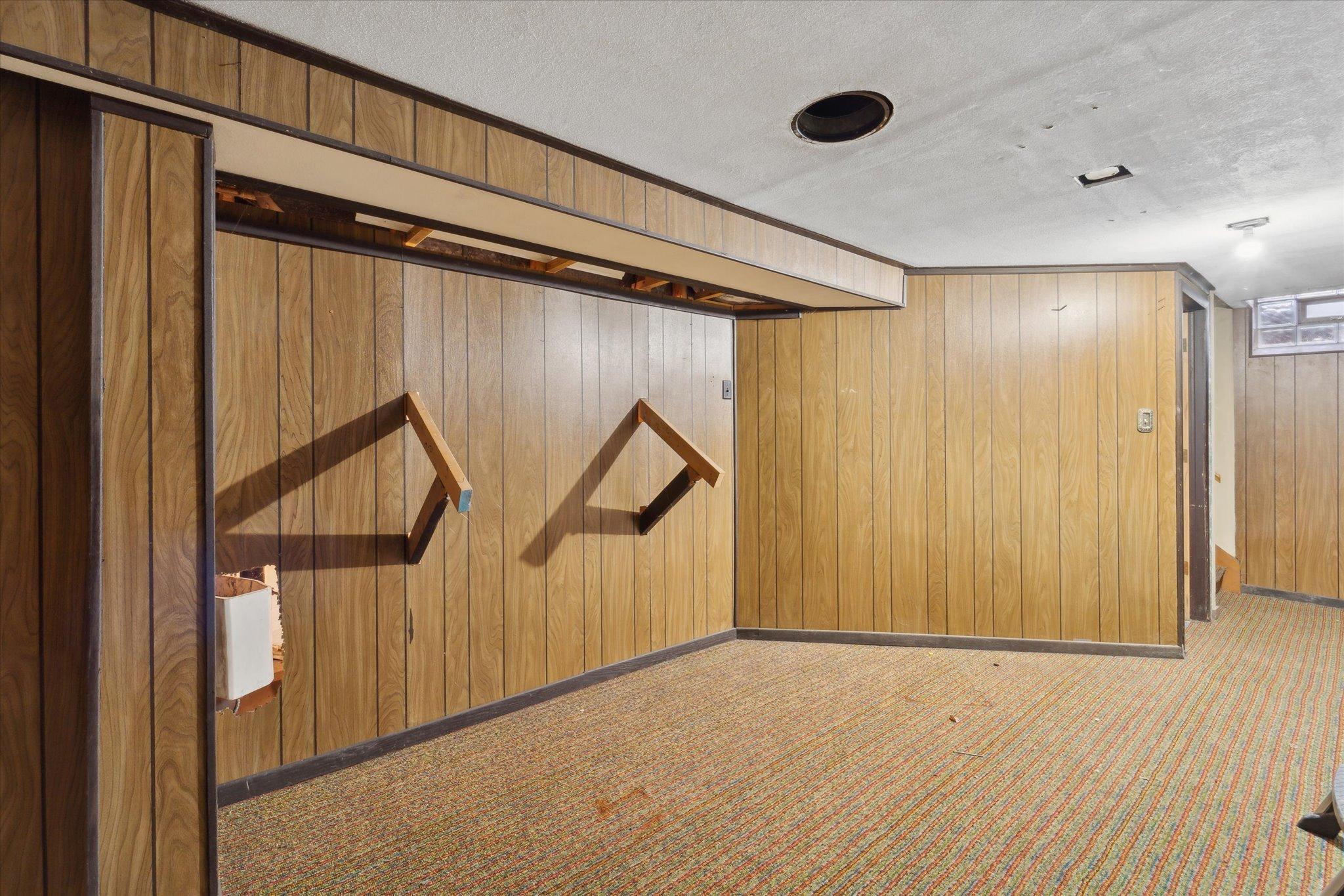 919 Maryland Avenue E