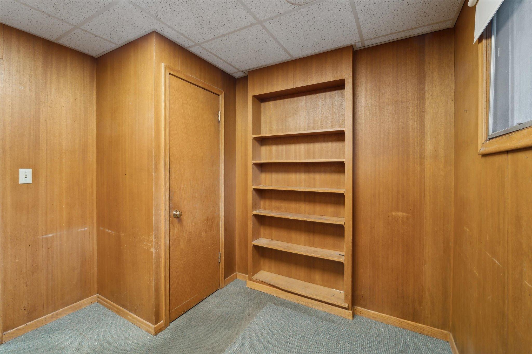 919 Maryland Avenue E