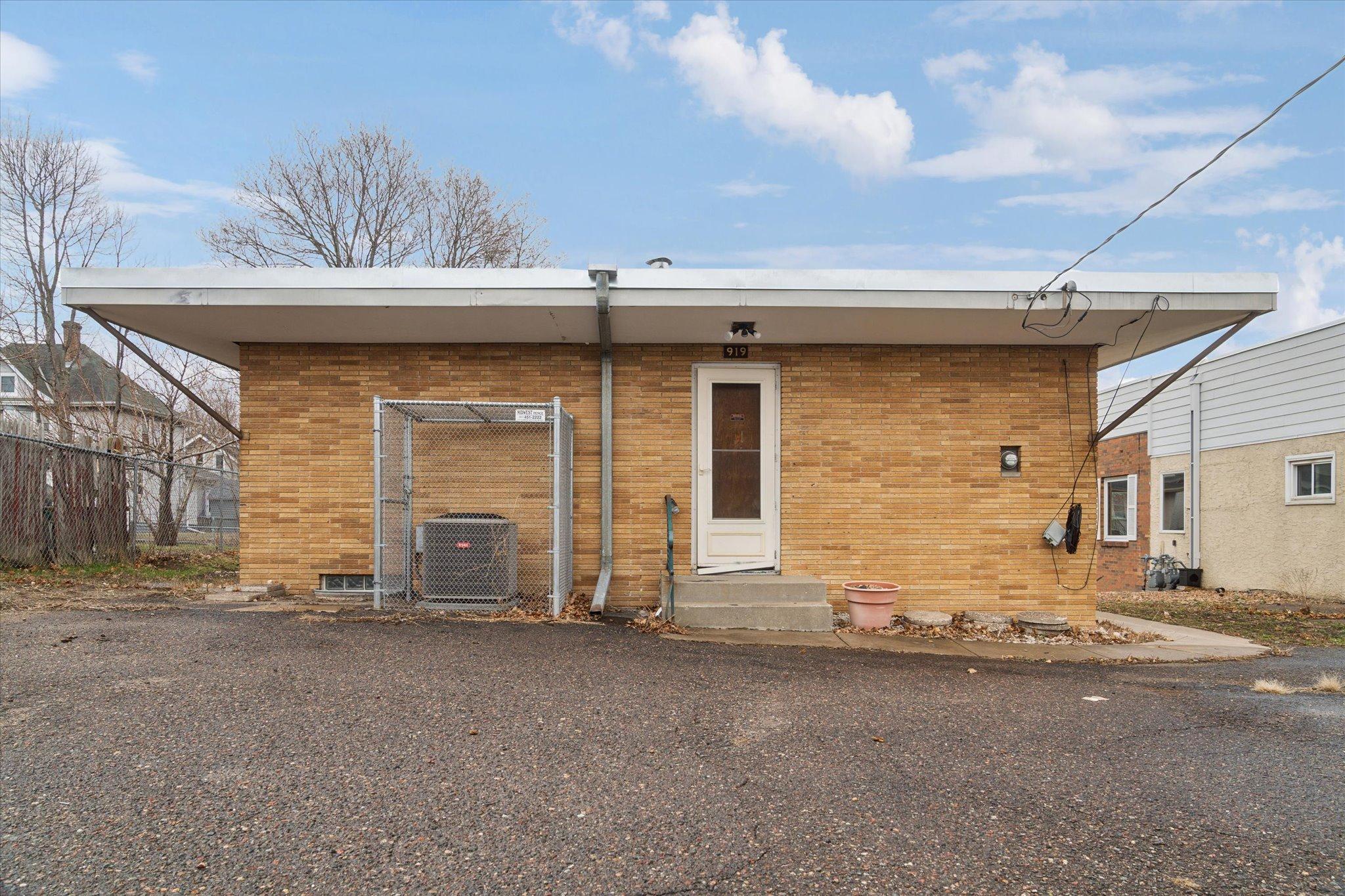 919 Maryland Avenue E