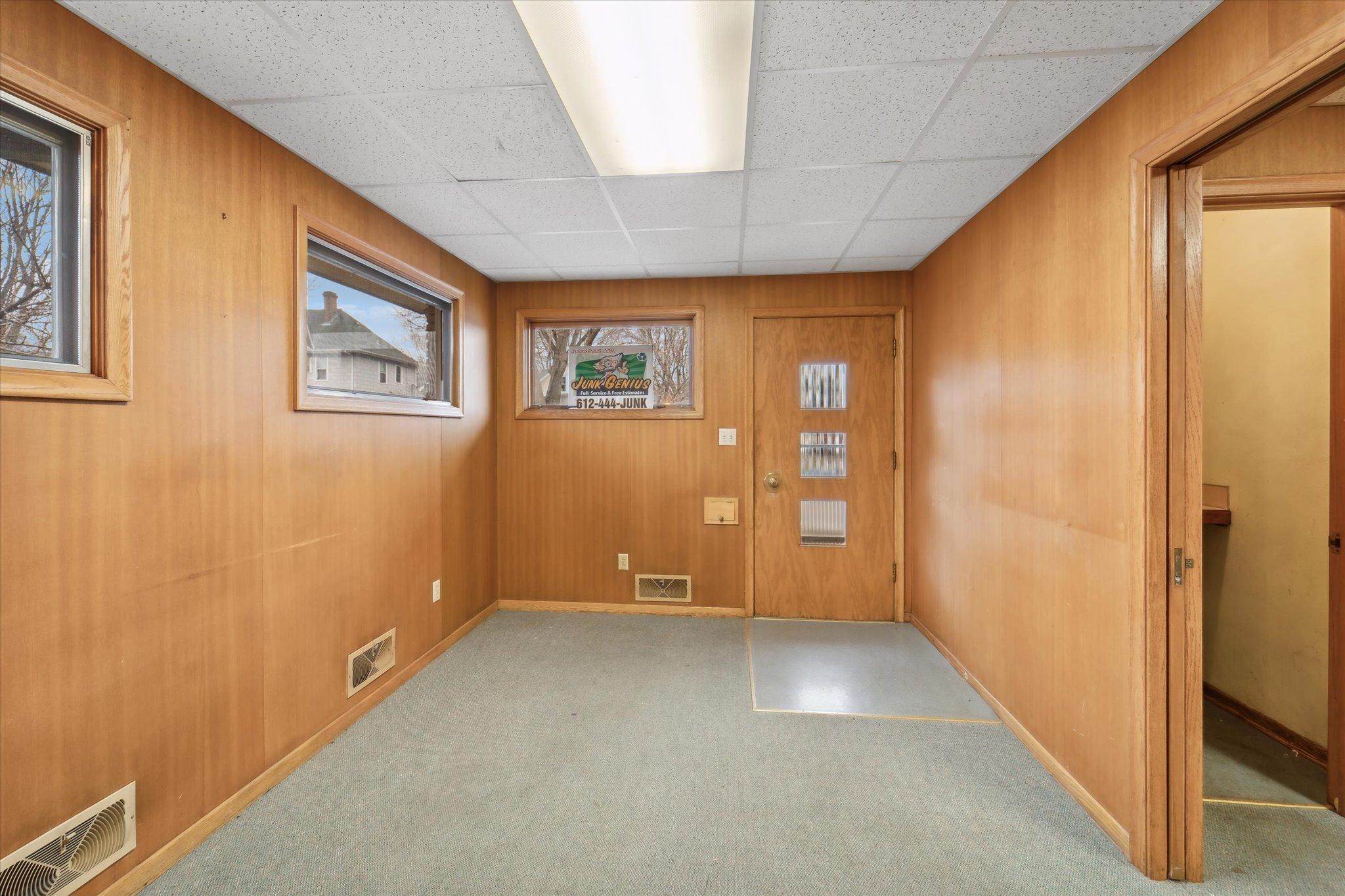 919 Maryland Avenue E