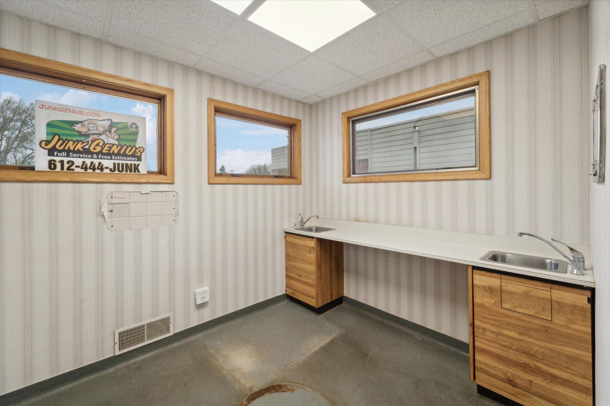 919 Maryland Avenue E