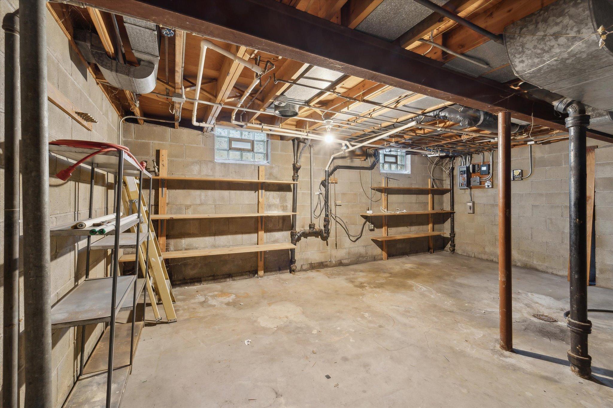 919 Maryland Avenue E