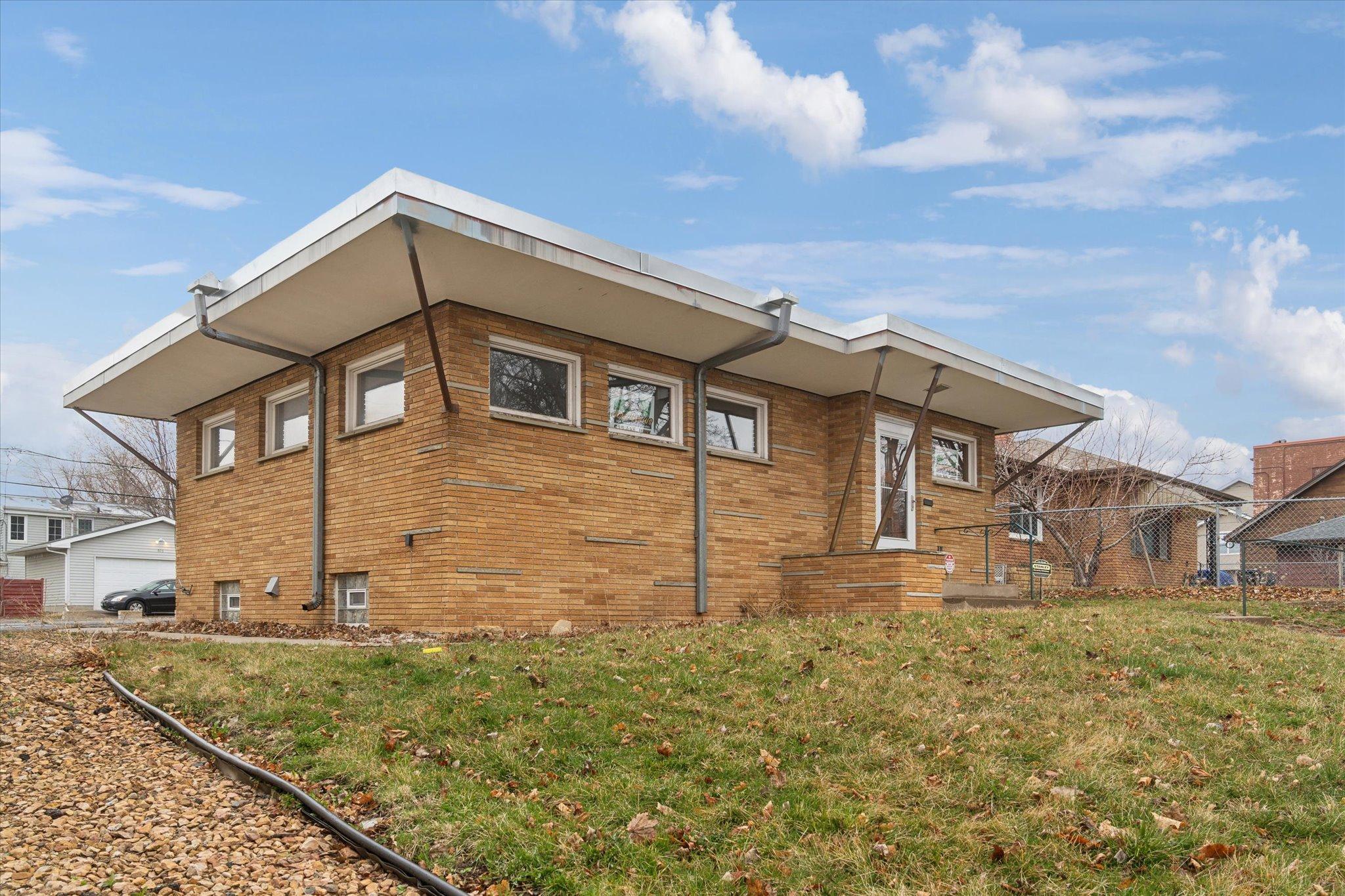 919 Maryland Avenue E