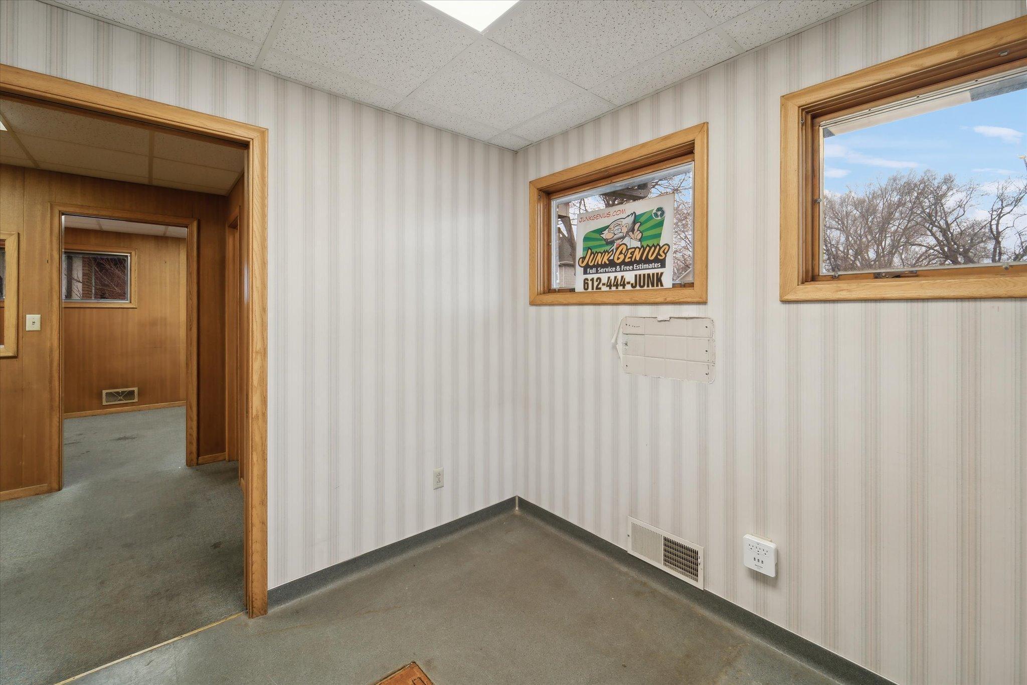 919 Maryland Avenue E