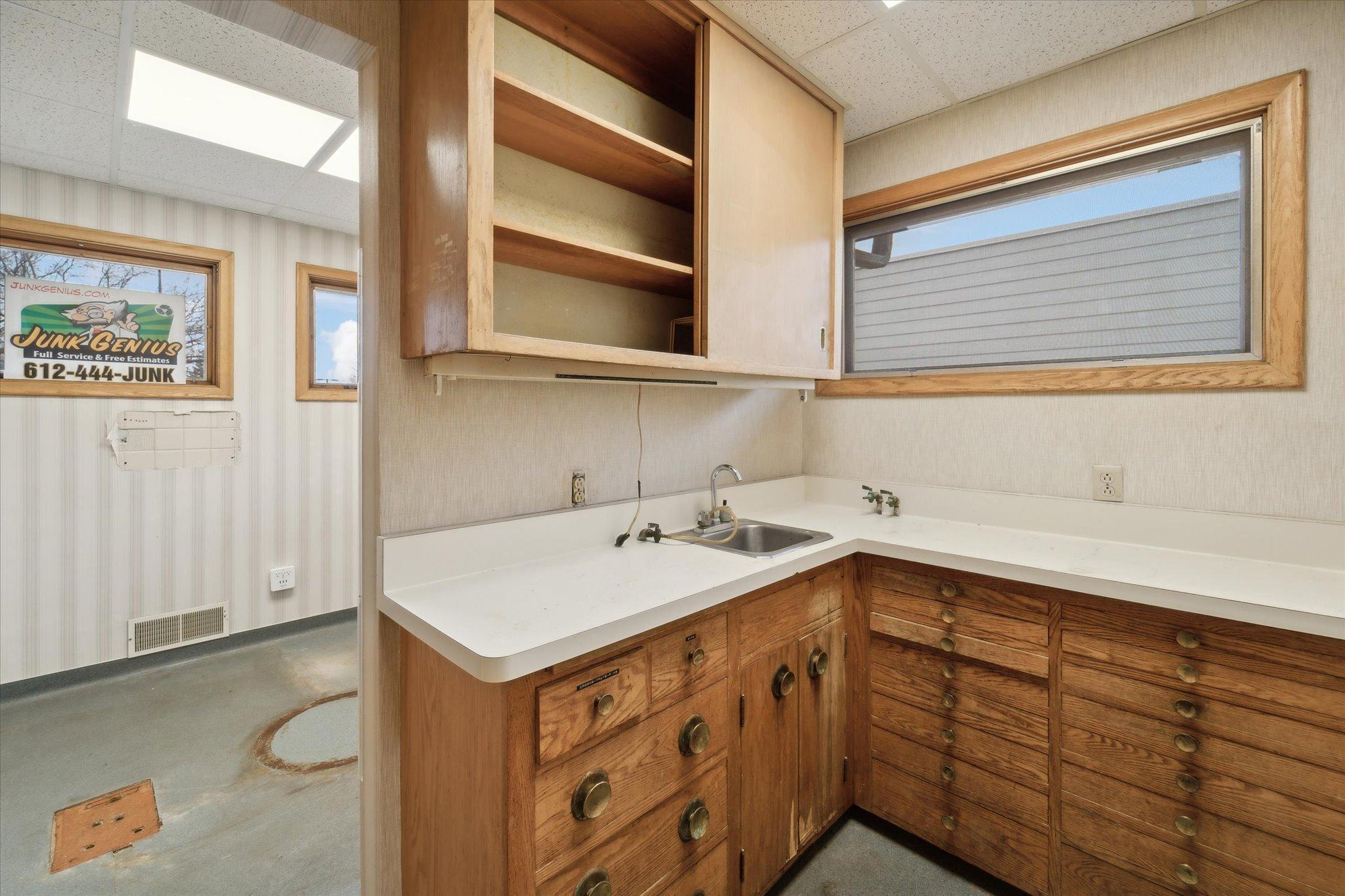 919 Maryland Avenue E