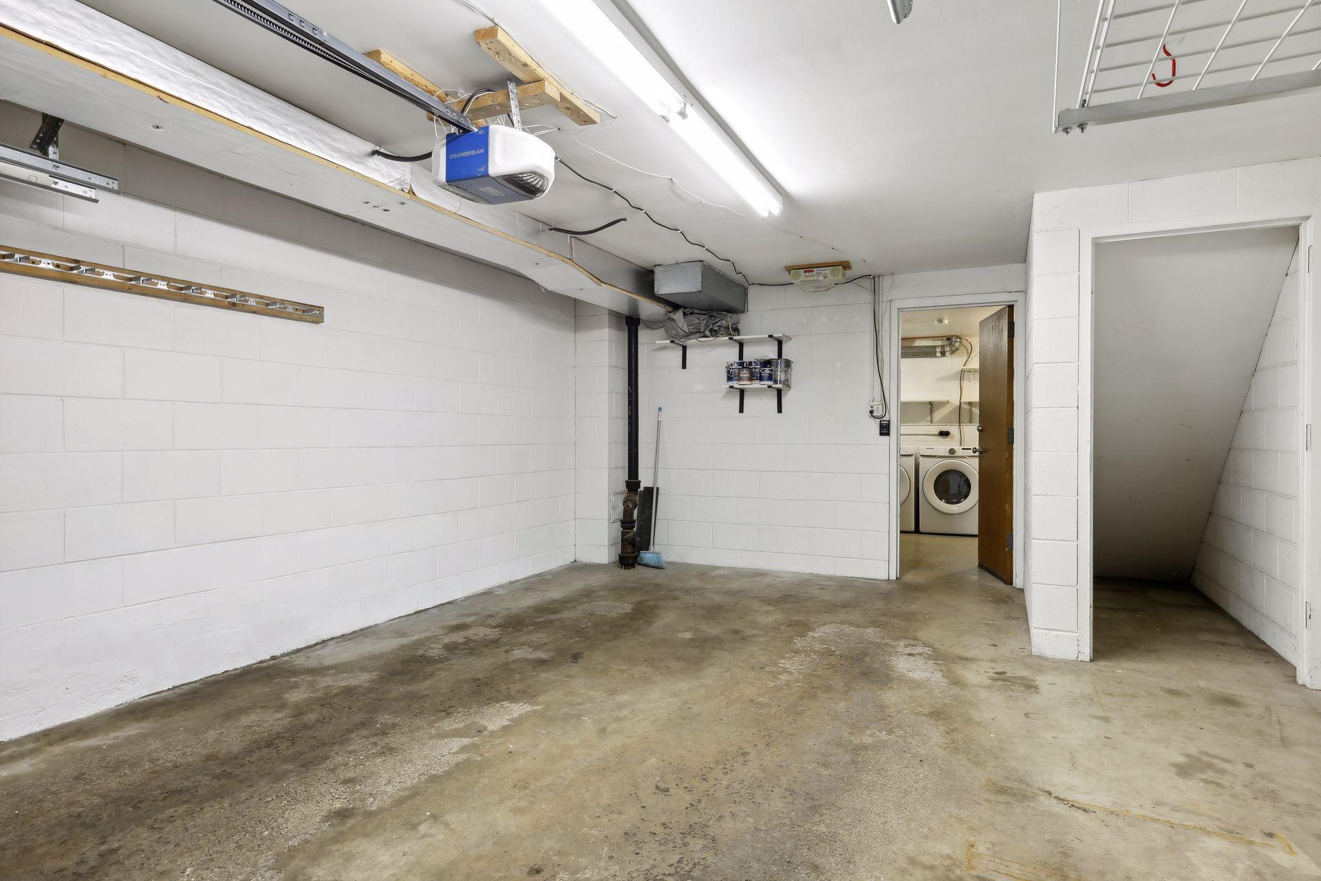1860 McMenemy Street Unit: A