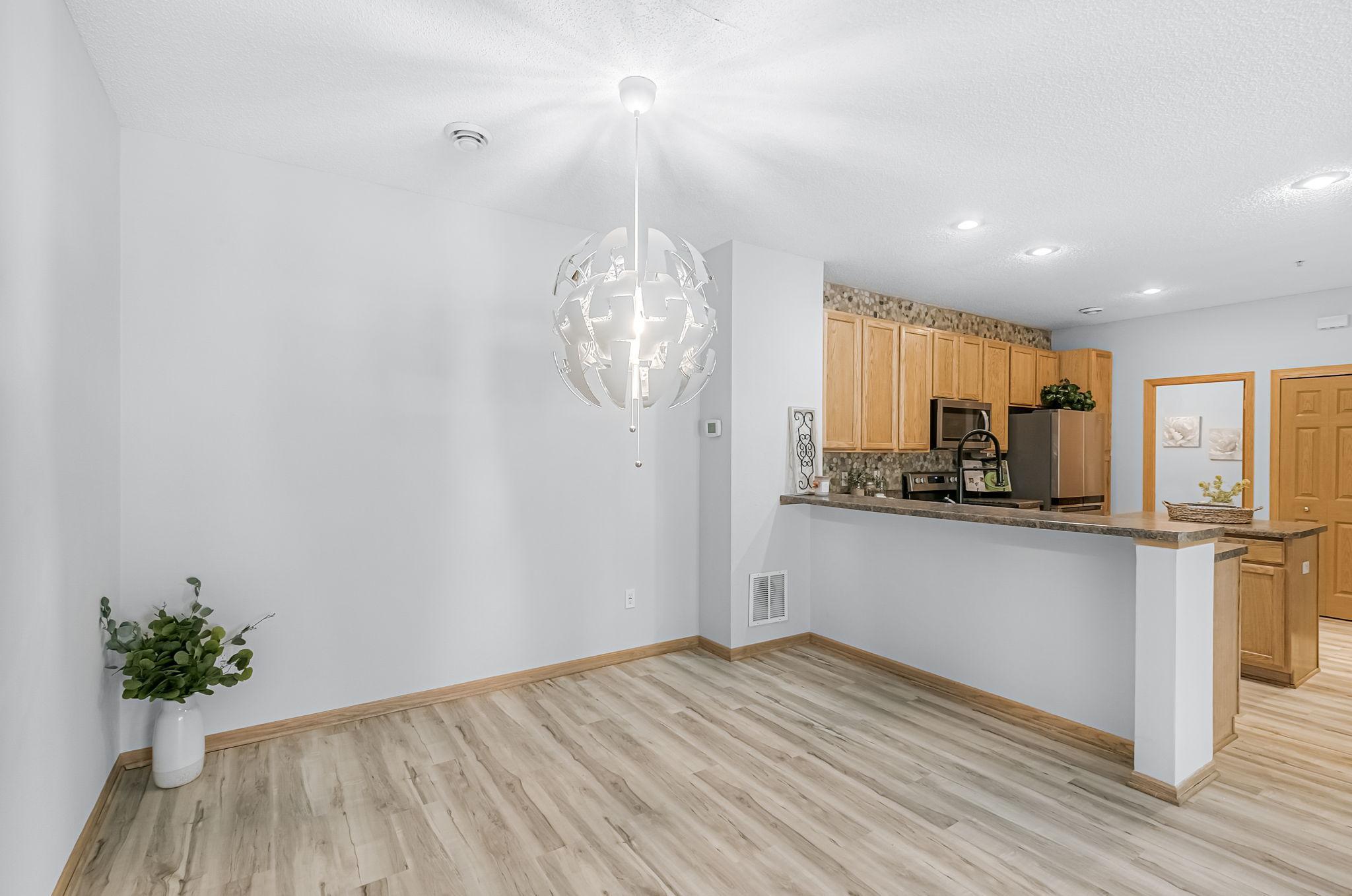 2579 49th Street E Unit: 11007
