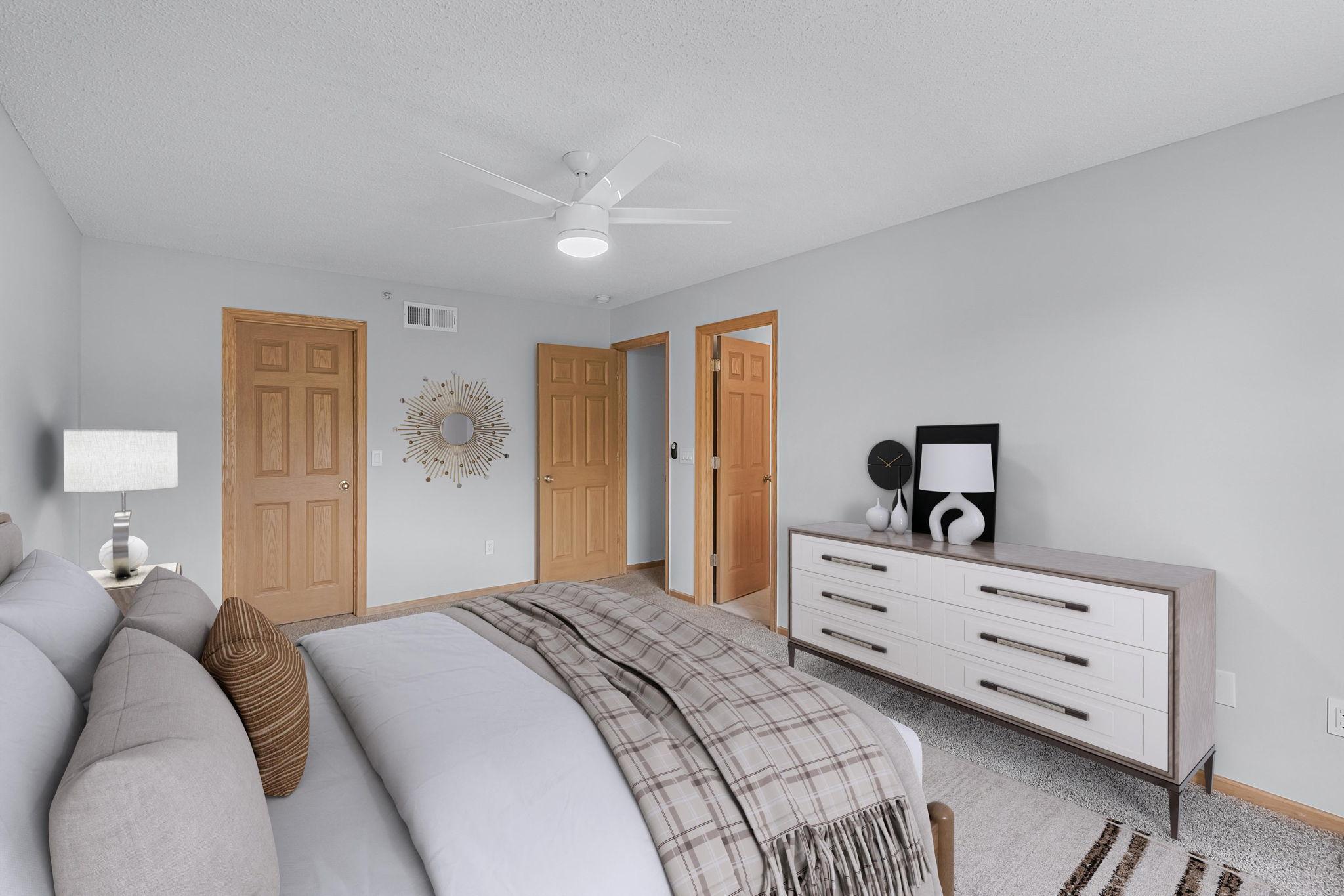 2579 49th Street E Unit: 11007