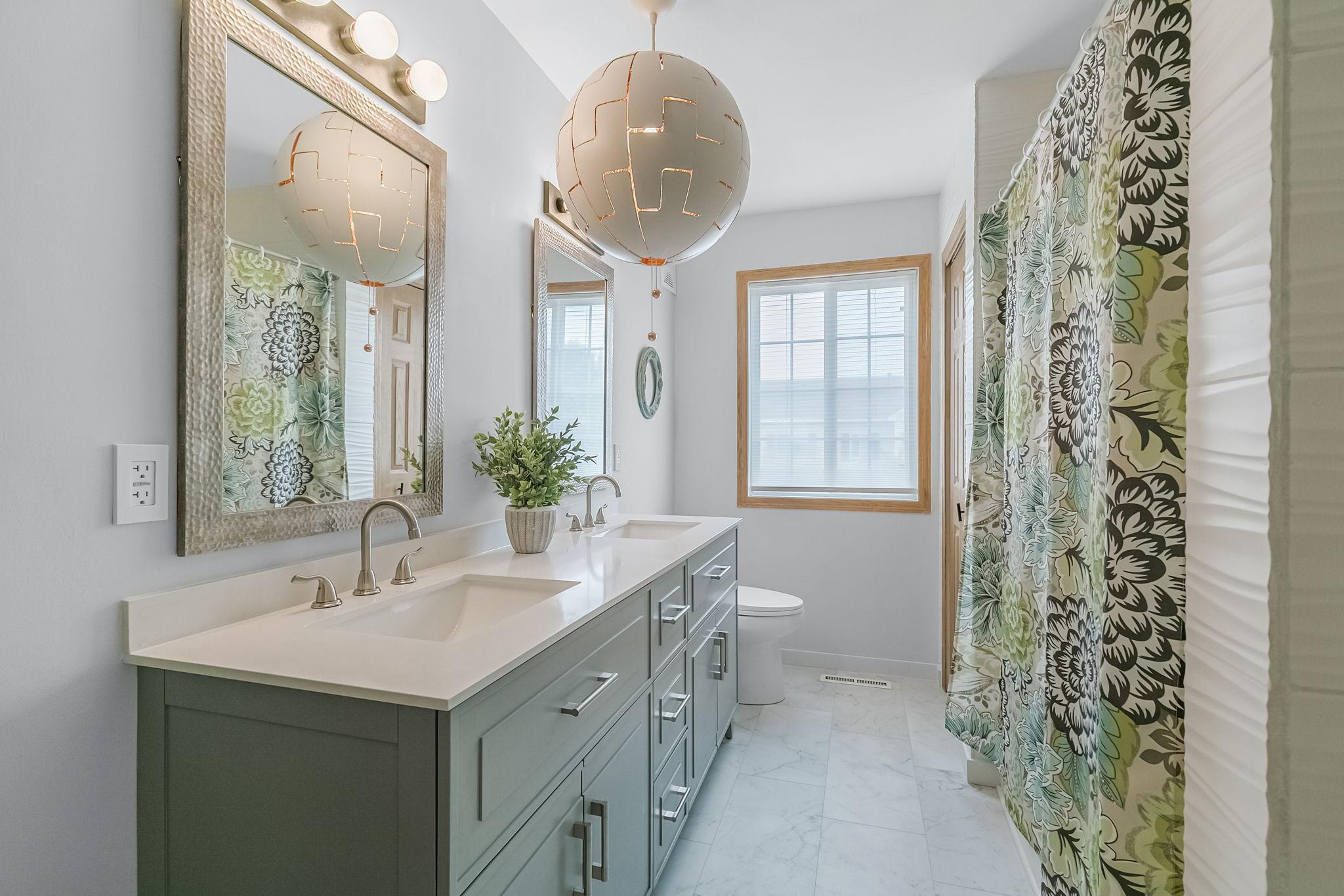 2579 49th Street E Unit: 11007