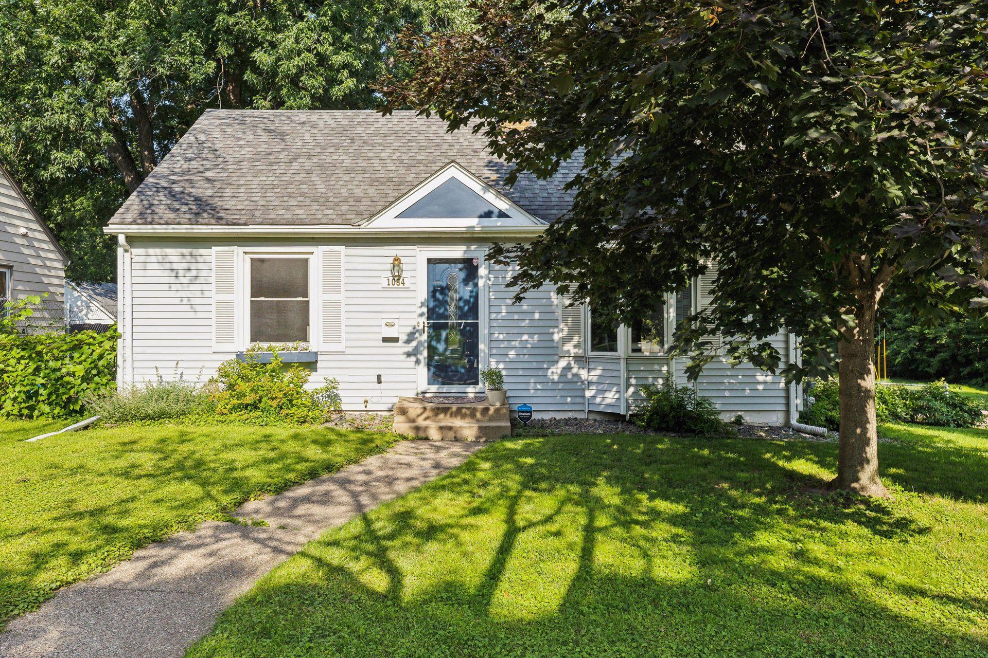 1084 Oxford Street N