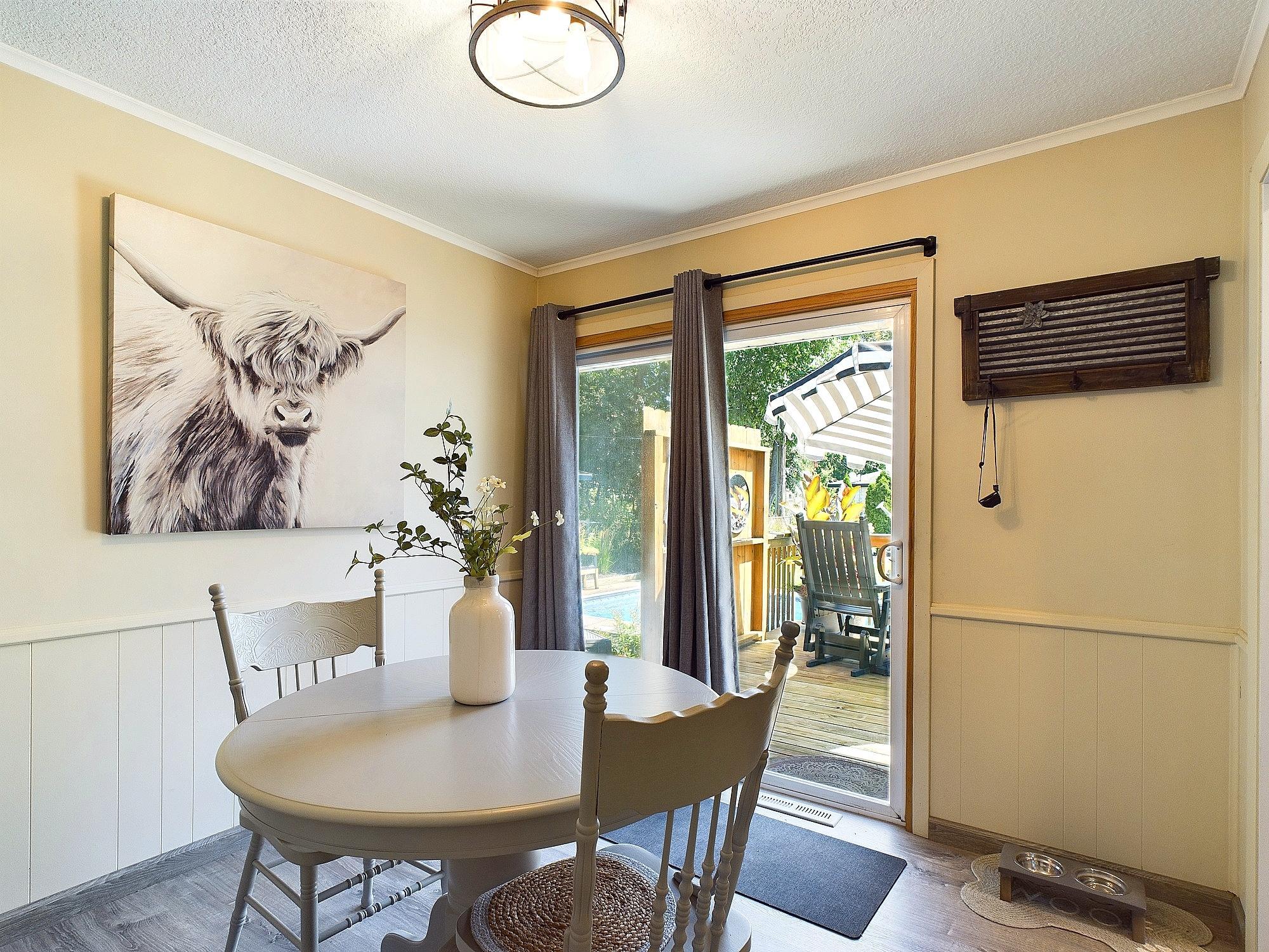 6812 Regent Avenue N