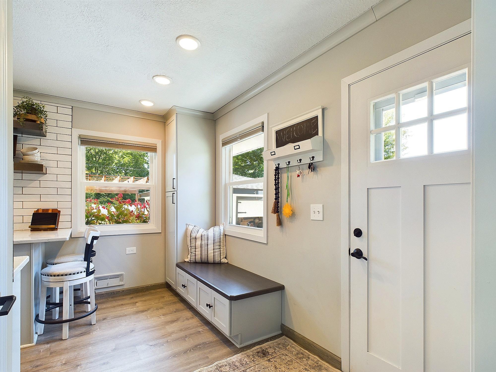 6812 Regent Avenue N