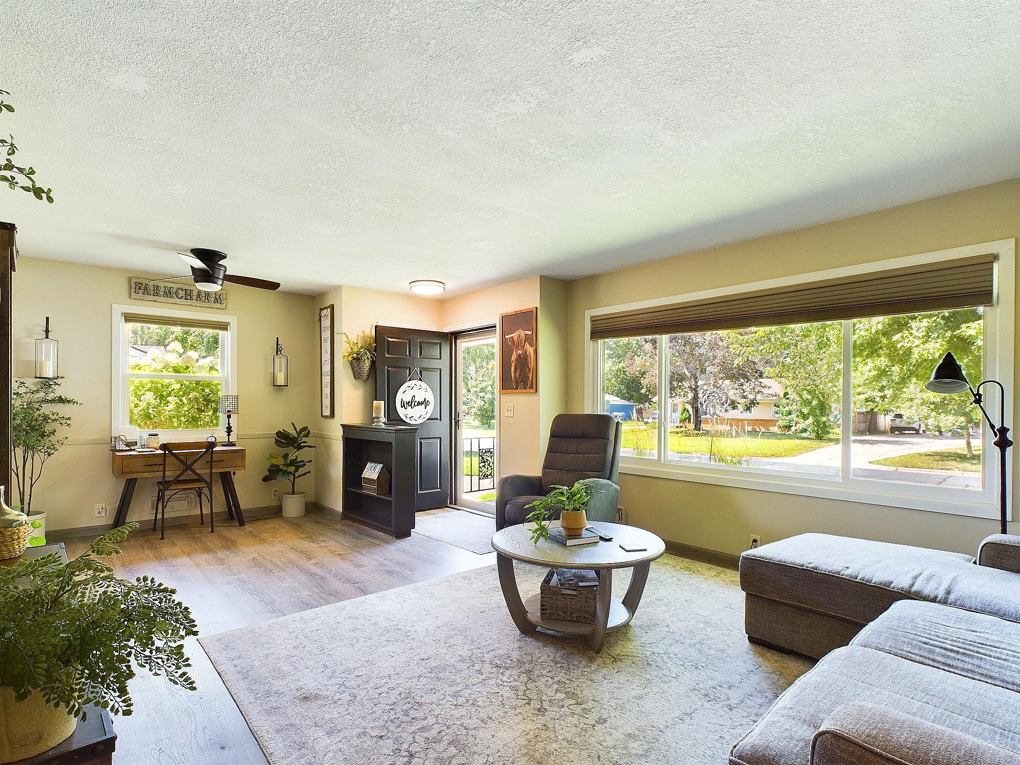 6812 Regent Avenue N