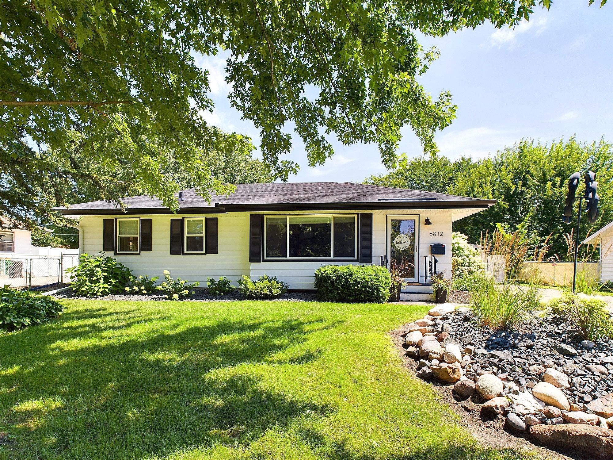 6812 Regent Avenue N