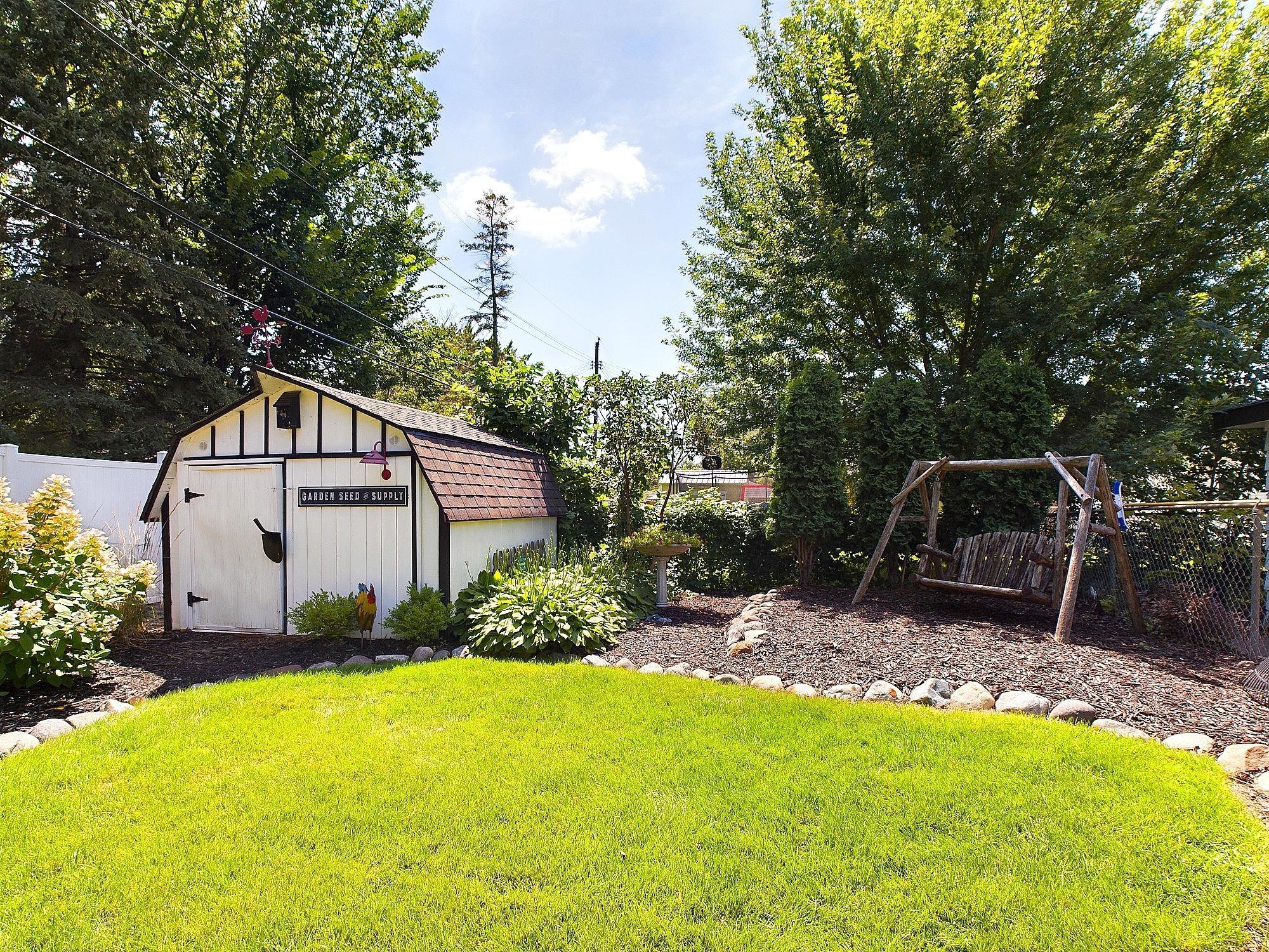 6812 Regent Avenue N