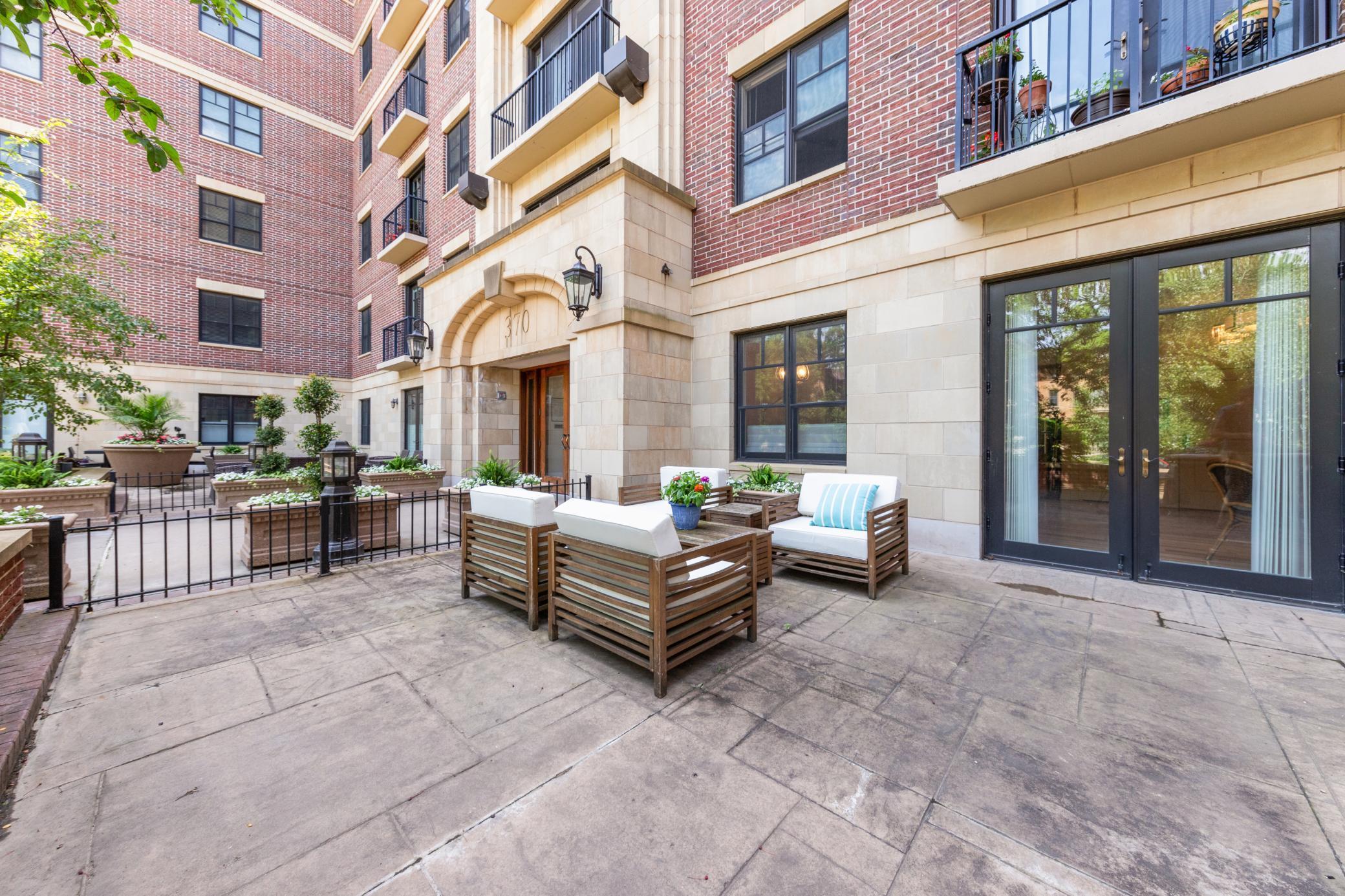 370 Marshall Avenue Unit: 106