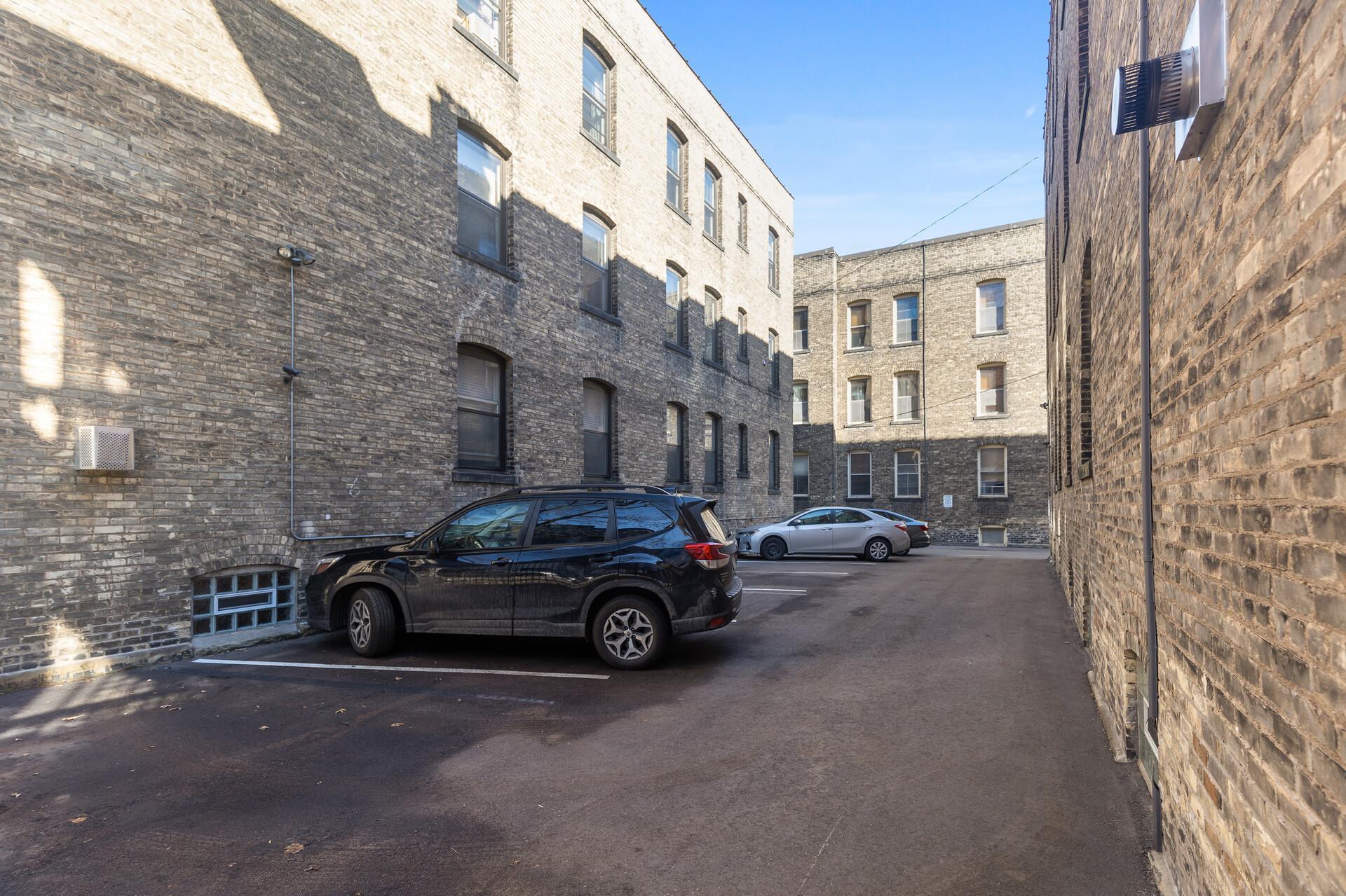 30 Saint Albans Street S Unit: 6A