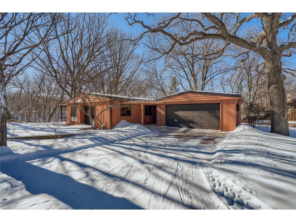 312 Floral Drive W