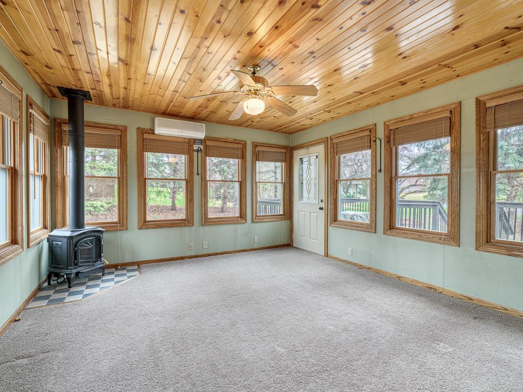 16952 Island Terrace