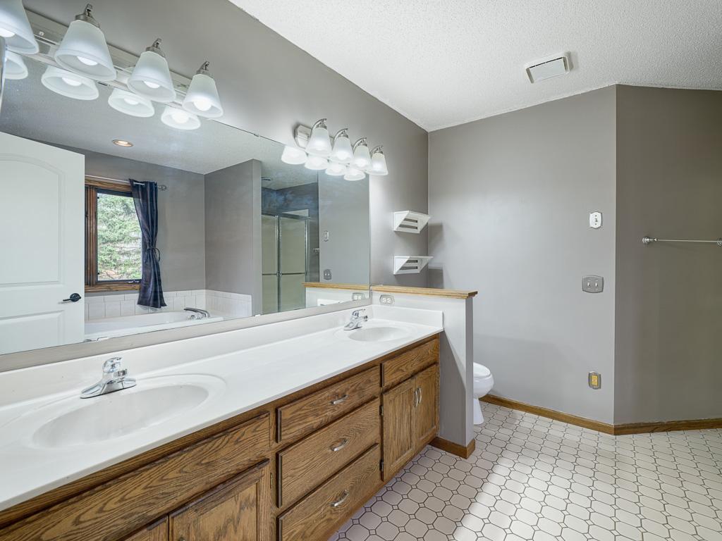 16952 Island Terrace
