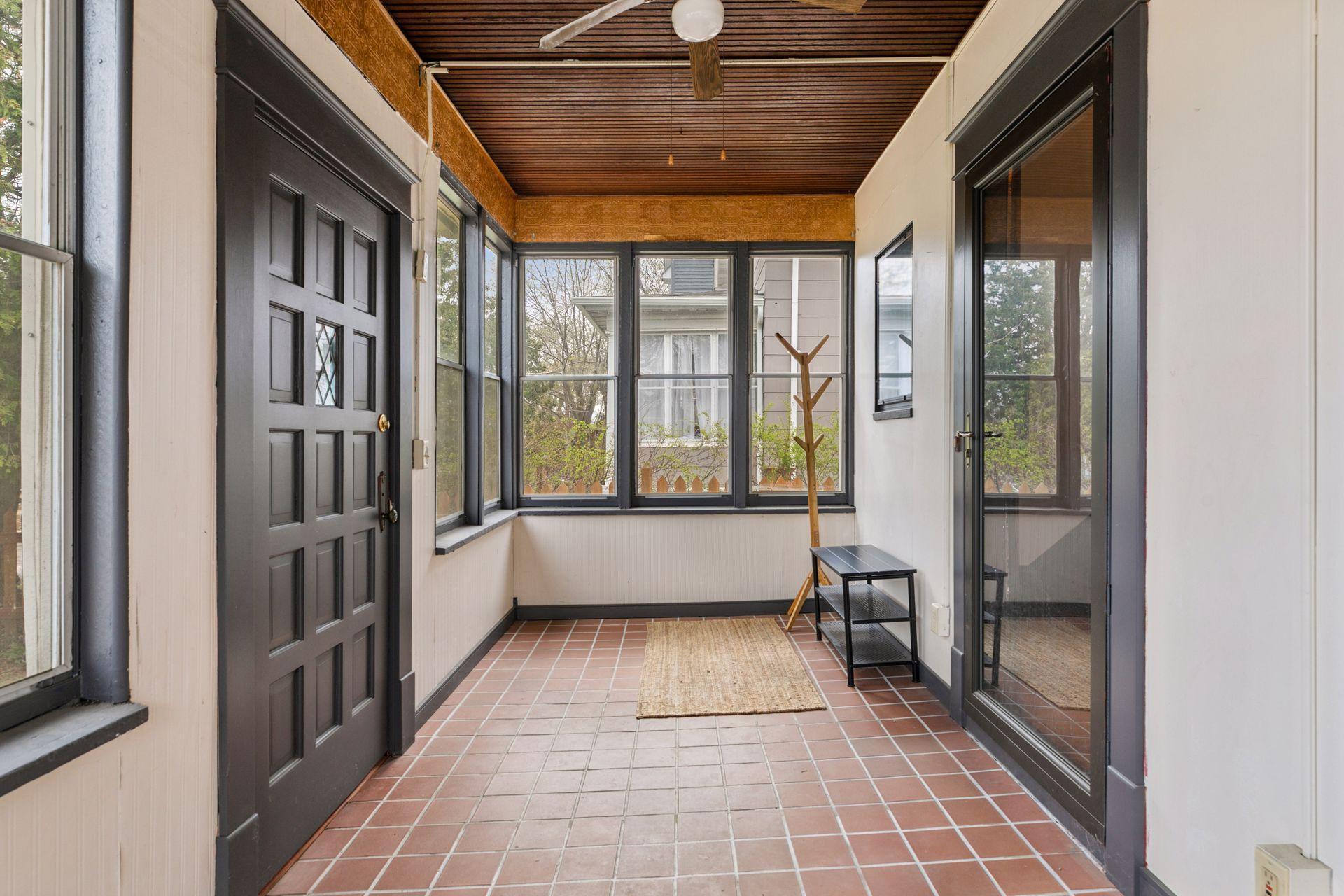 1055 Wakefield Avenue