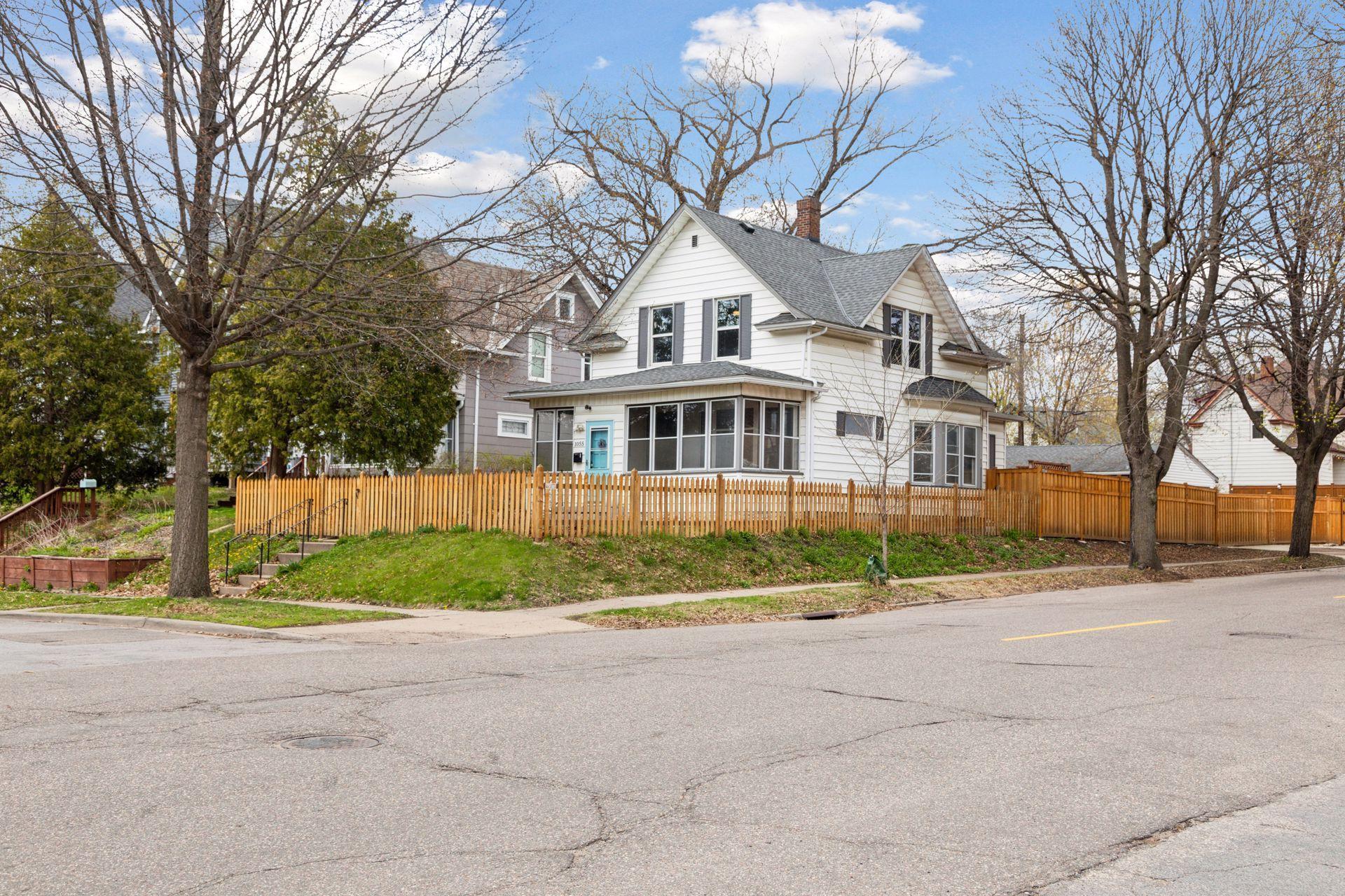 1055 Wakefield Avenue