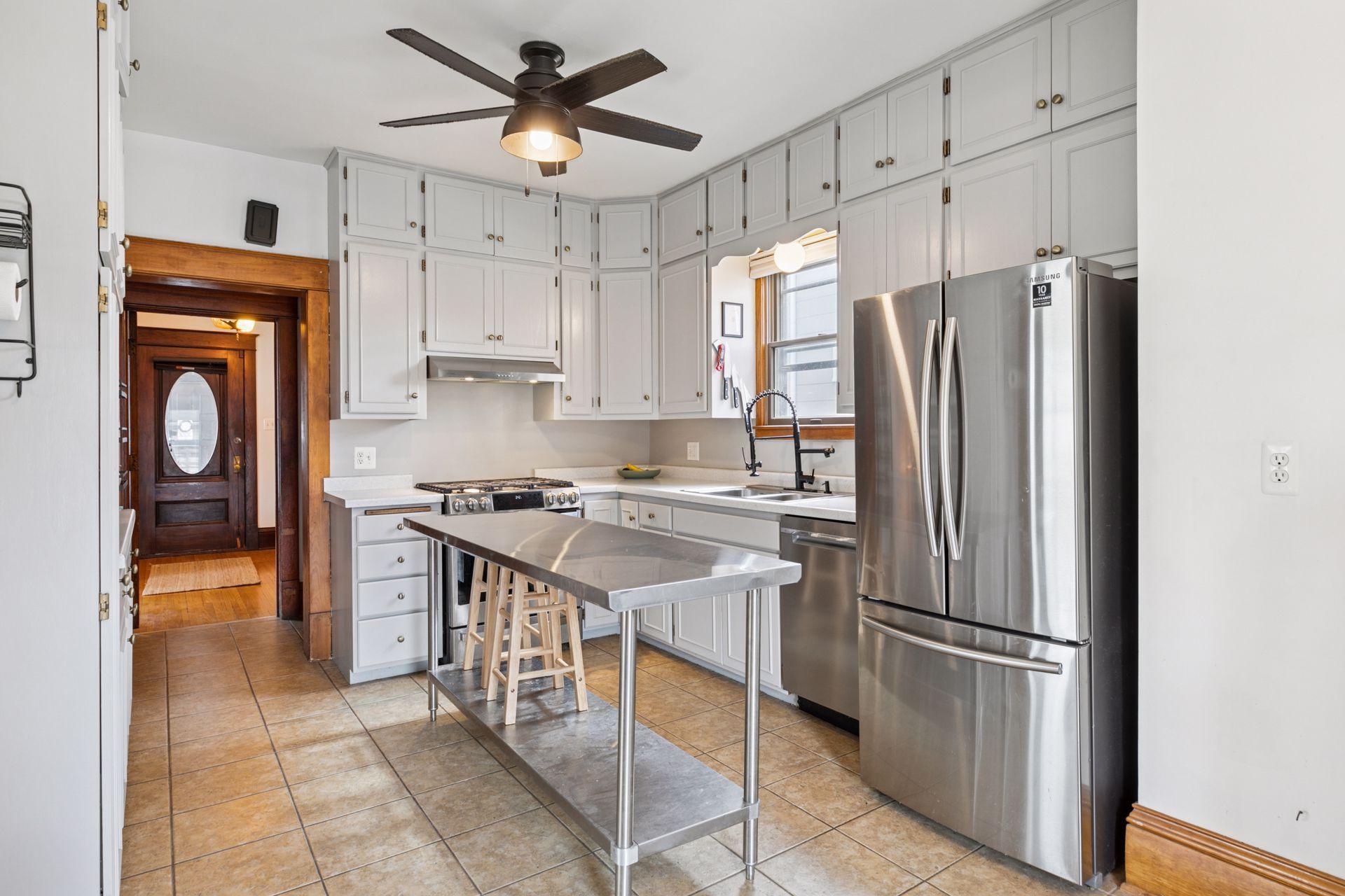 1055 Wakefield Avenue