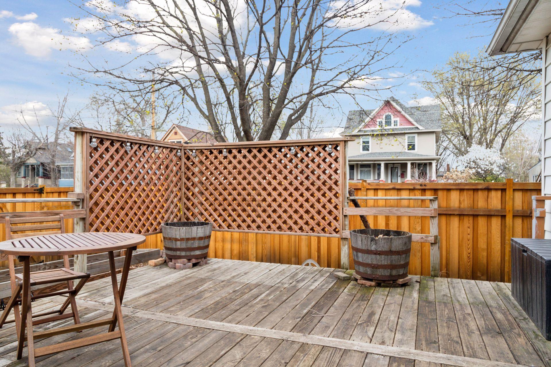 1055 Wakefield Avenue