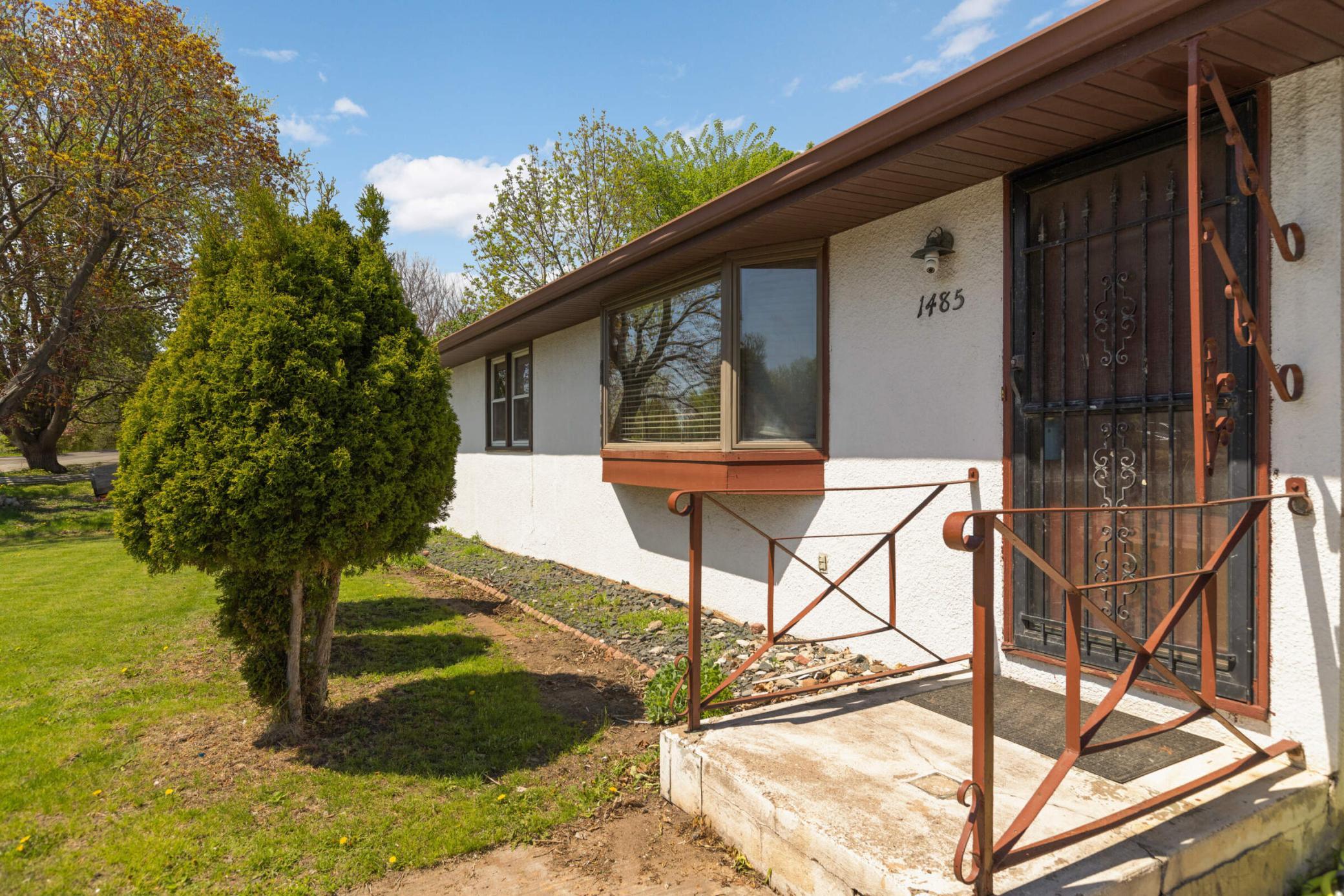 1485 Viking Drive E