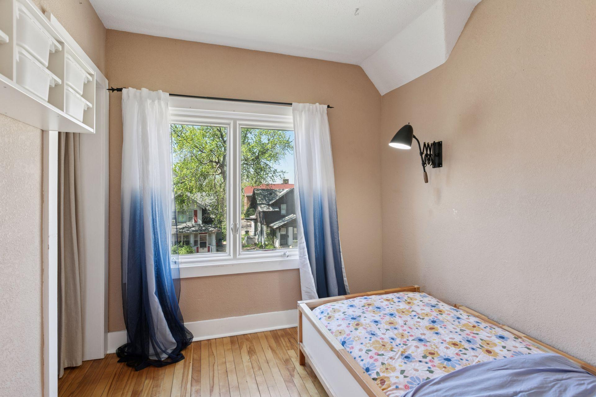 1601 Lowry Avenue NE