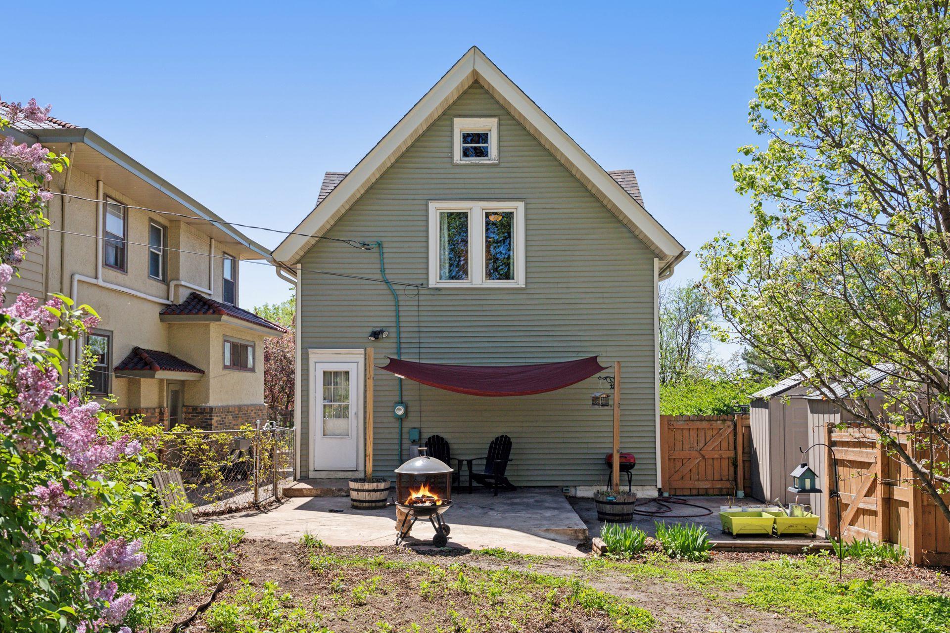 1601 Lowry Avenue NE