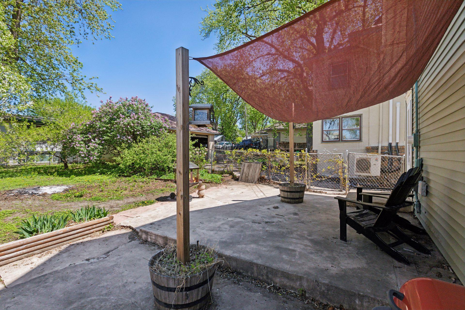 1601 Lowry Avenue NE