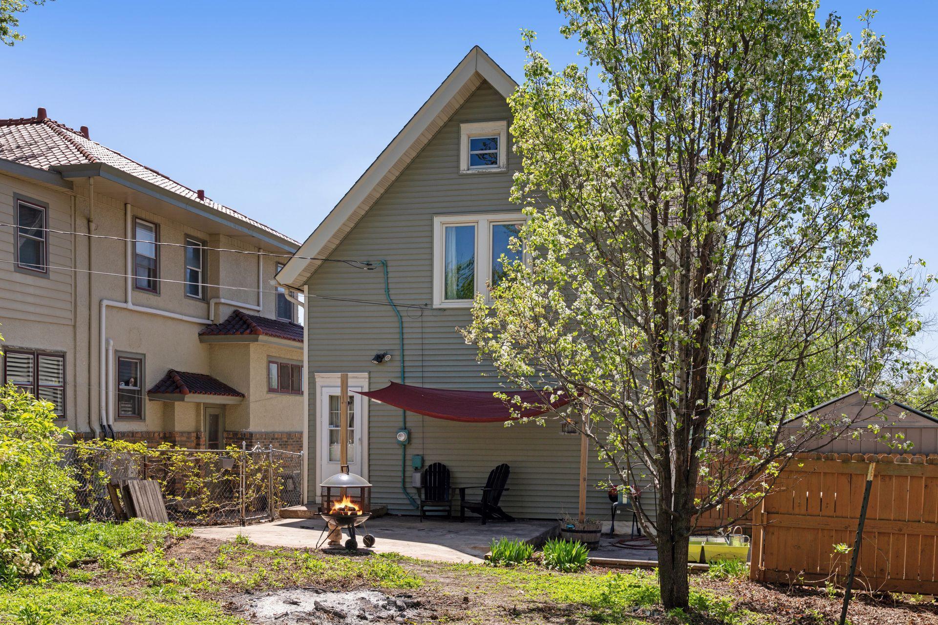 1601 Lowry Avenue NE