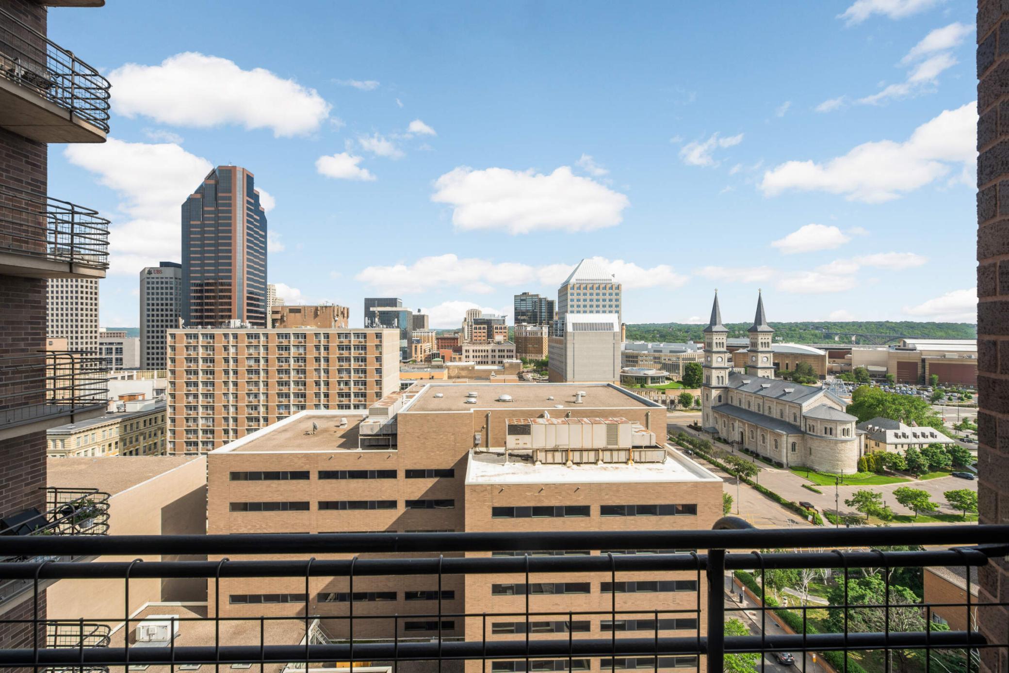 26 10th Street W Unit: 1507