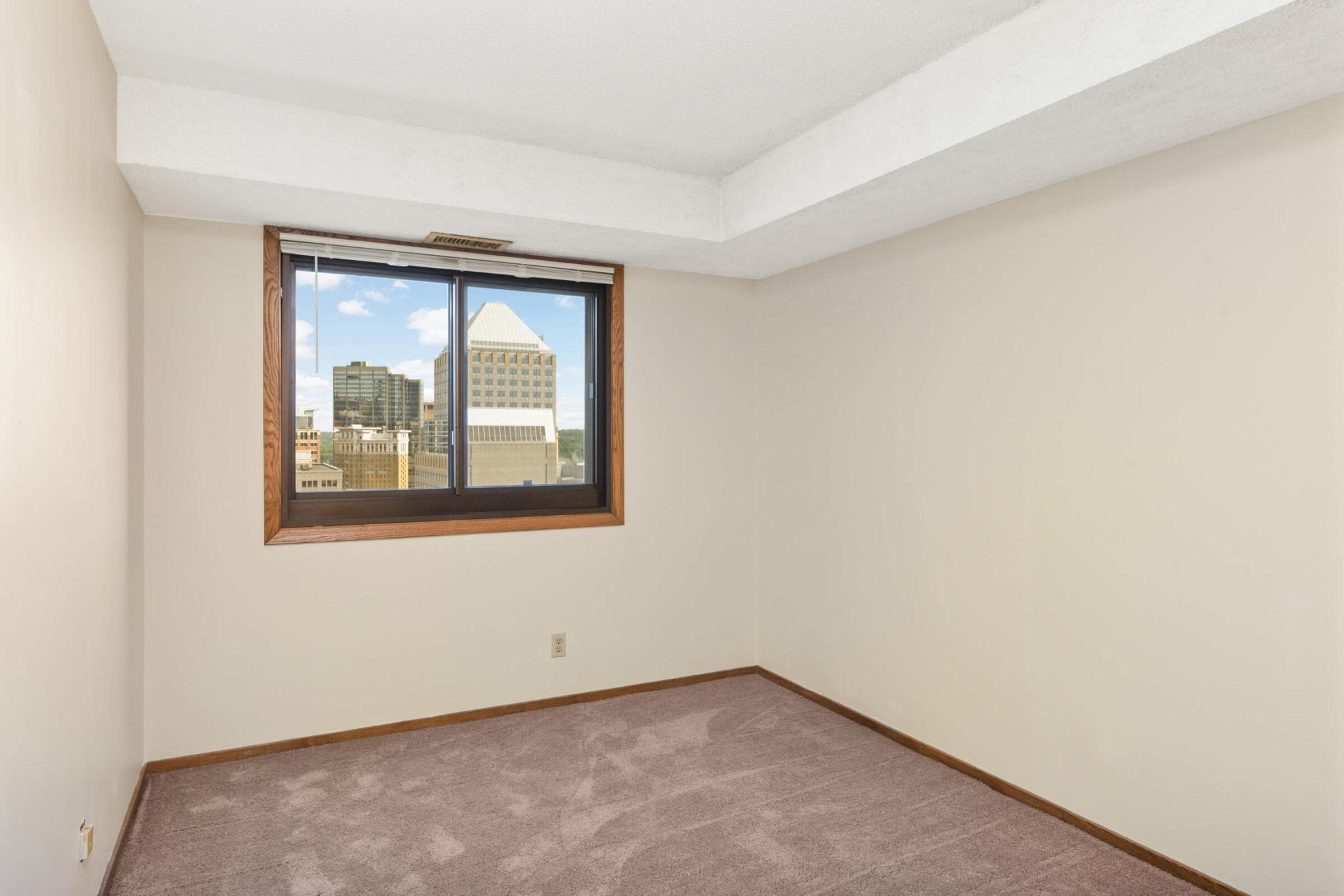 26 10th Street W Unit: 1507