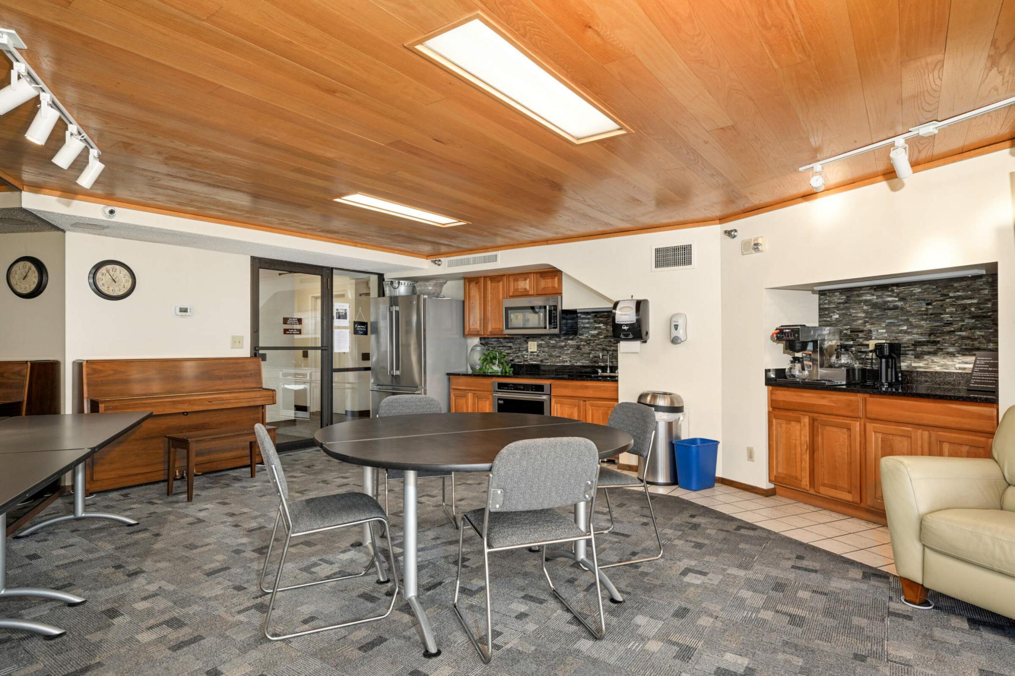 26 10th Street W Unit: 1507