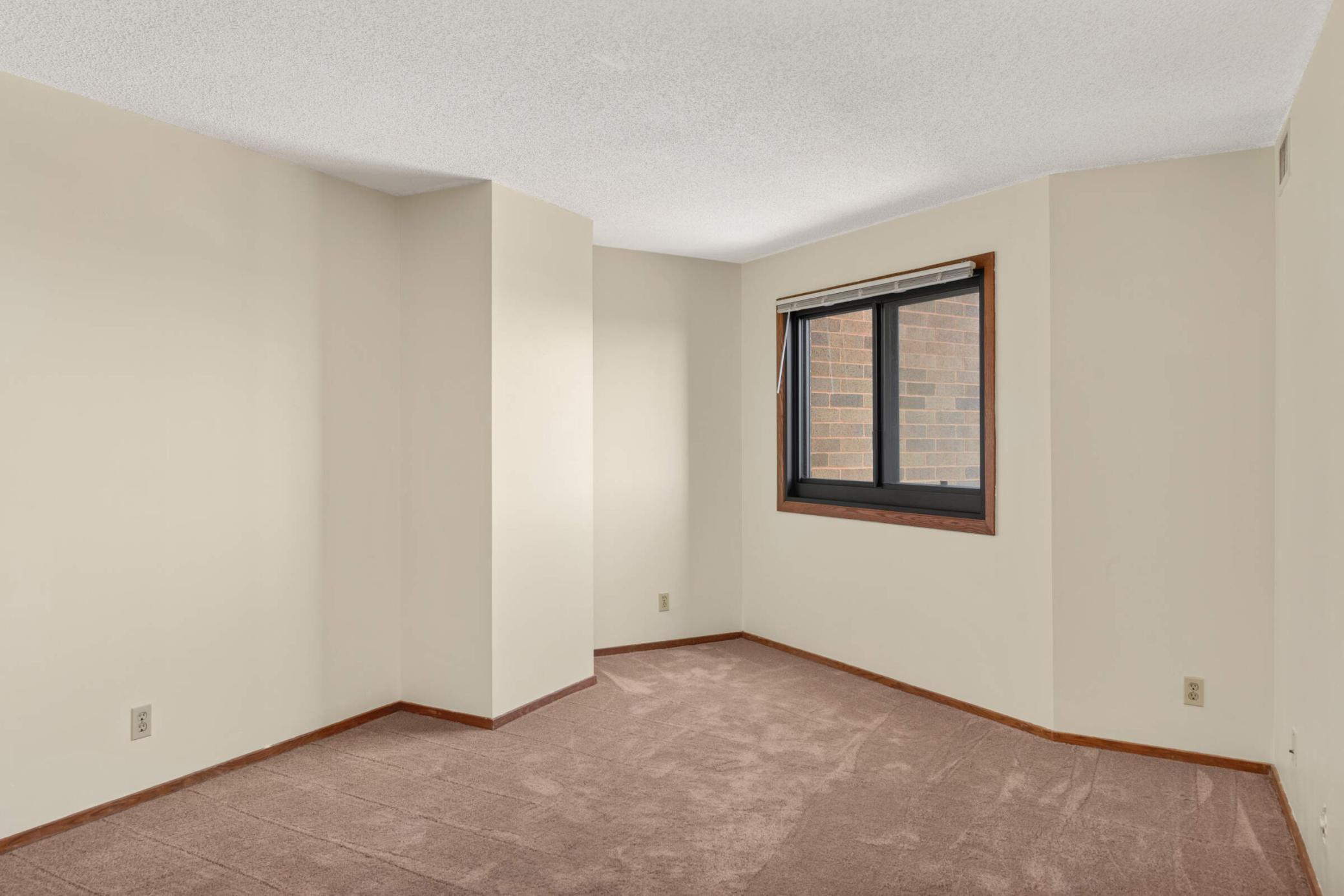 26 10th Street W Unit: 1507