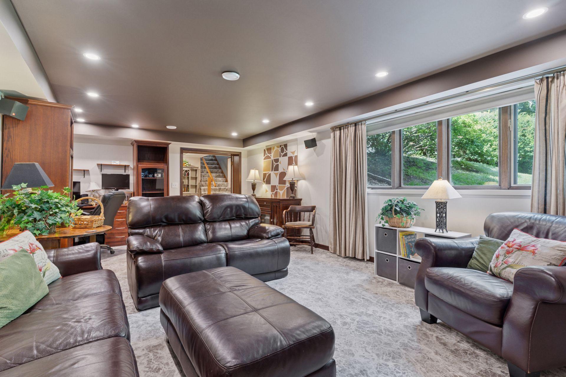 3072 Churchill Street